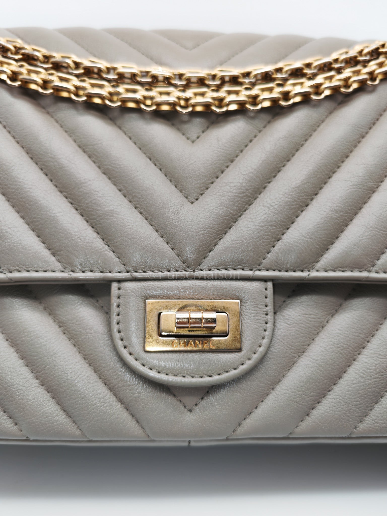 Reissue 2.55 Size 226 in Gray Beige Chevron Calfskin Leather Aged Gold Hardware(Series 27) | Purse Maison Luxury Bags Shop