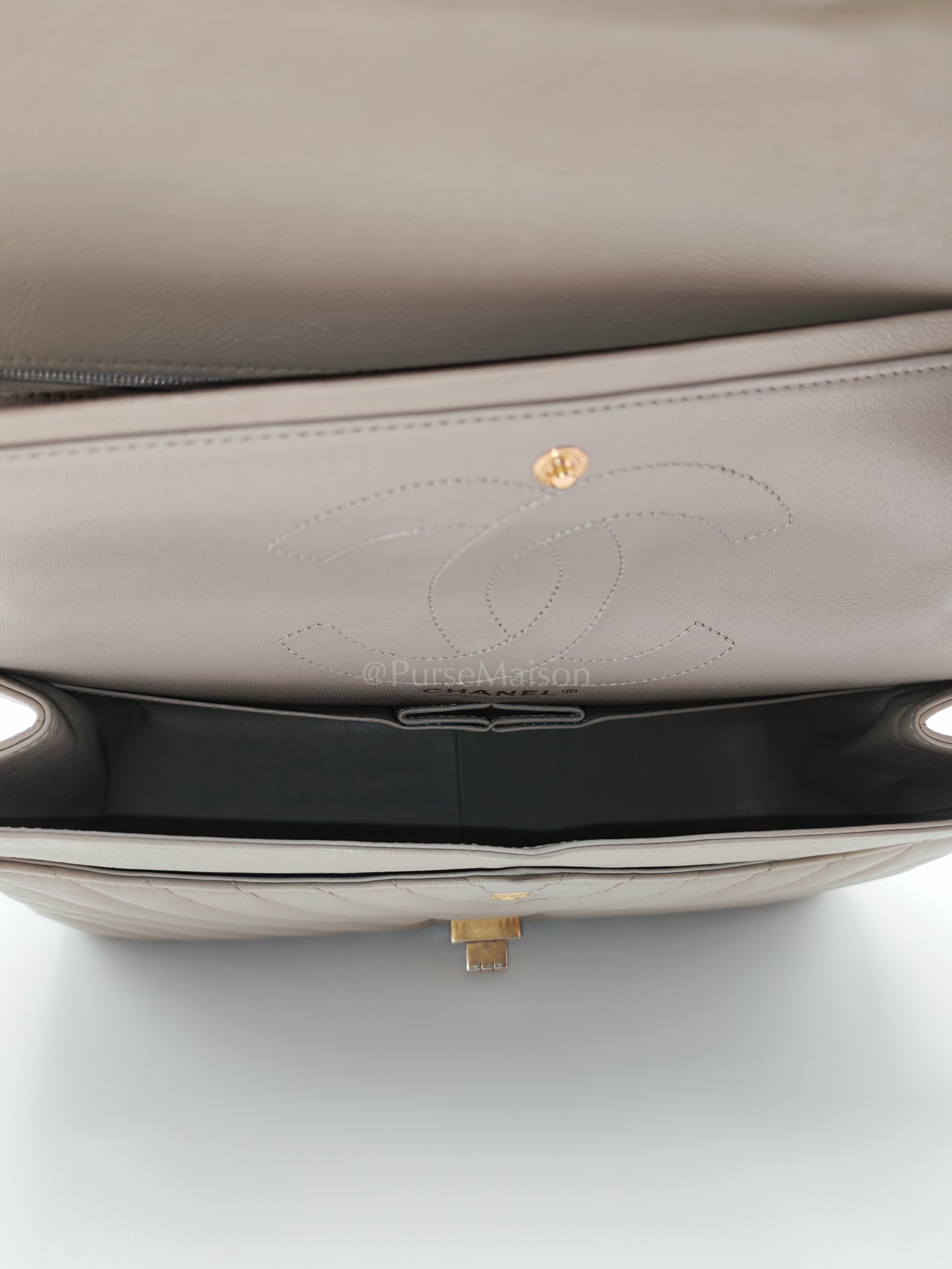 Reissue 2.55 Size 226 in Gray Beige Chevron Calfskin Leather Aged Gold Hardware(Series 27) | Purse Maison Luxury Bags Shop