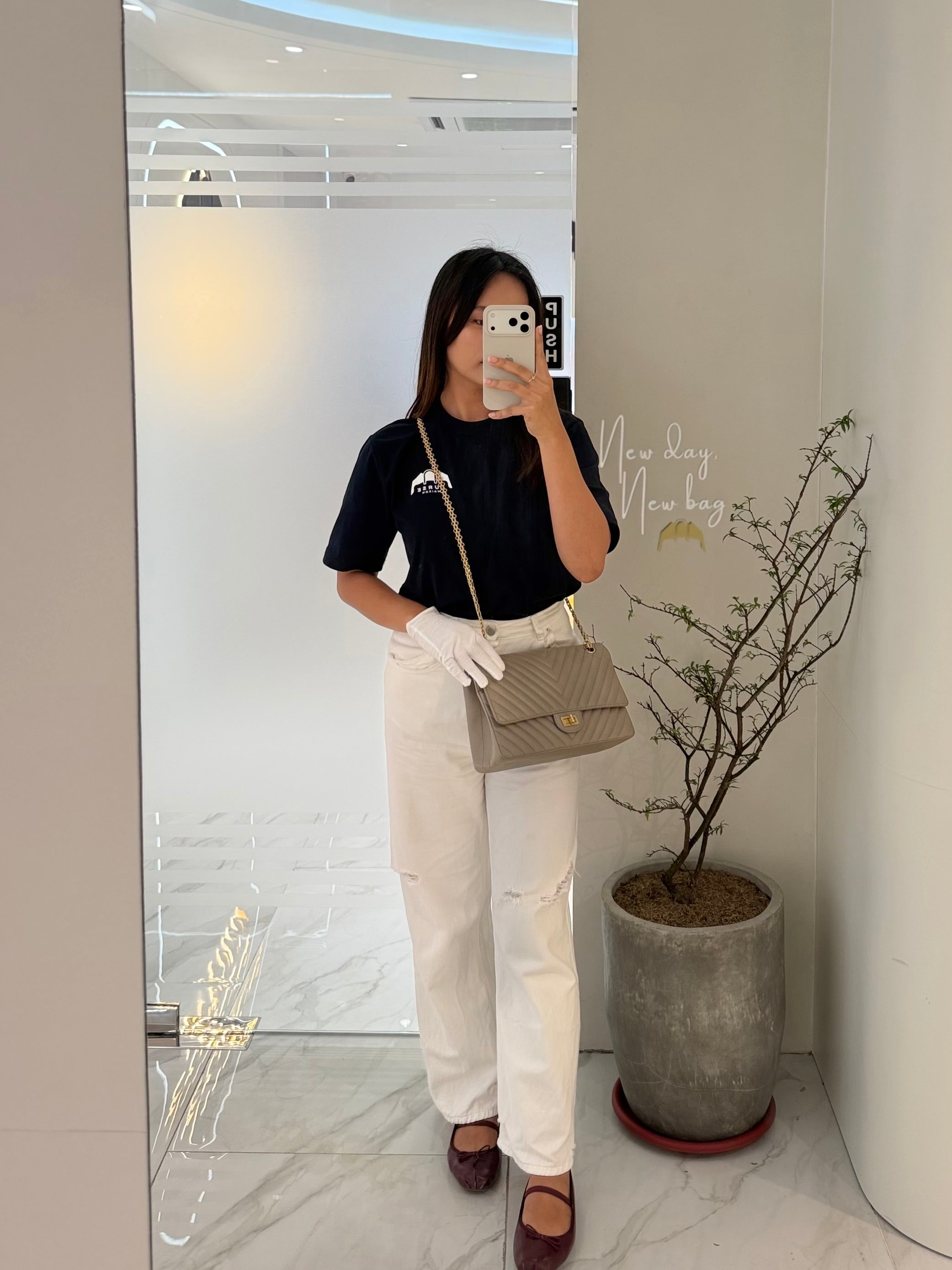 Reissue 2.55 Size 226 in Gray Beige Chevron Calfskin Leather Aged Gold Hardware(Series 27) | Purse Maison Luxury Bags Shop