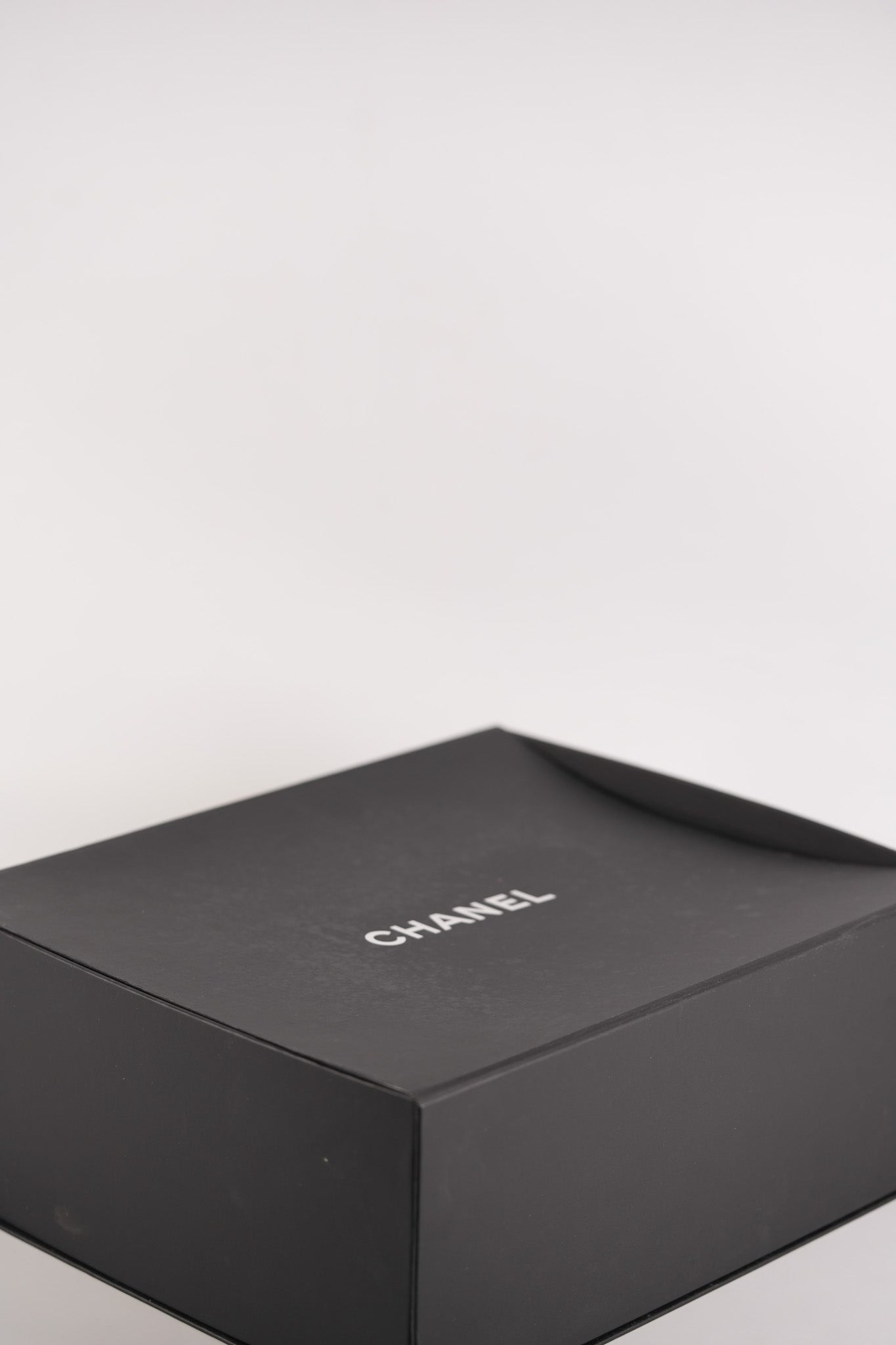 Reissue 2.55 Size 226 (Medium) in Black Quilted Calfskin Leather & Gold Hardware Series 21 | Purse Maison Luxury Bags Shop