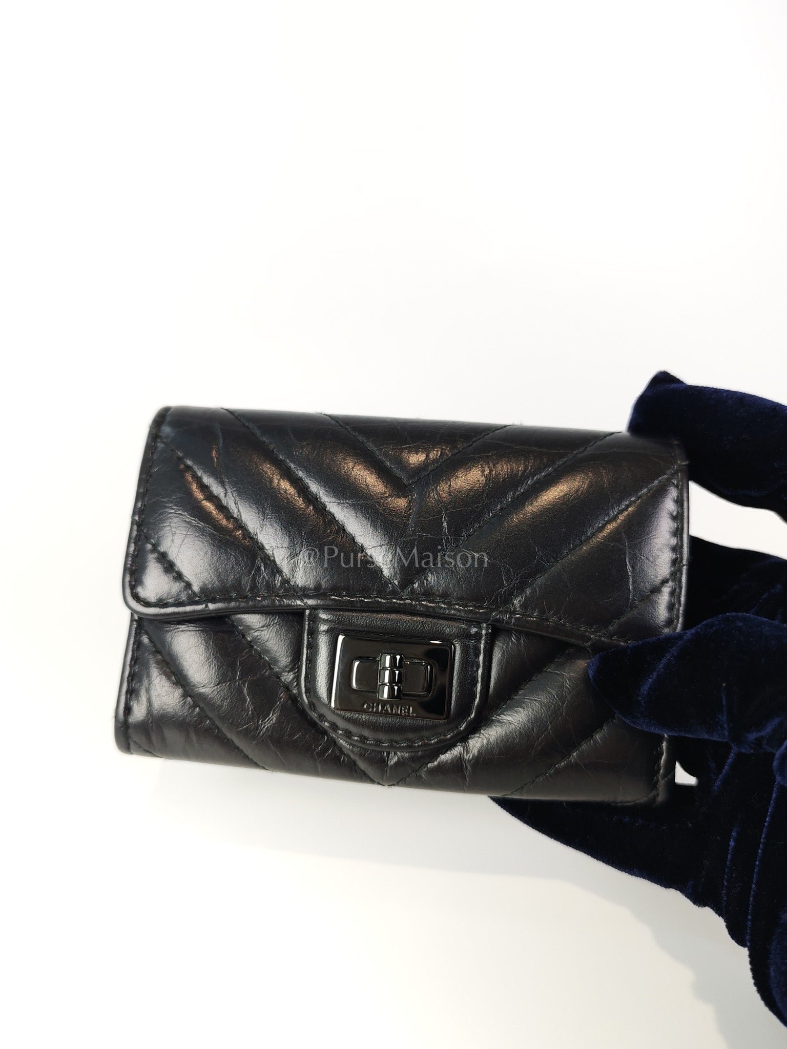 Reissue Flap Card Holder So Black in Distressed Calfskin Leather Series 24 | Purse Maison Luxury Bags Shop