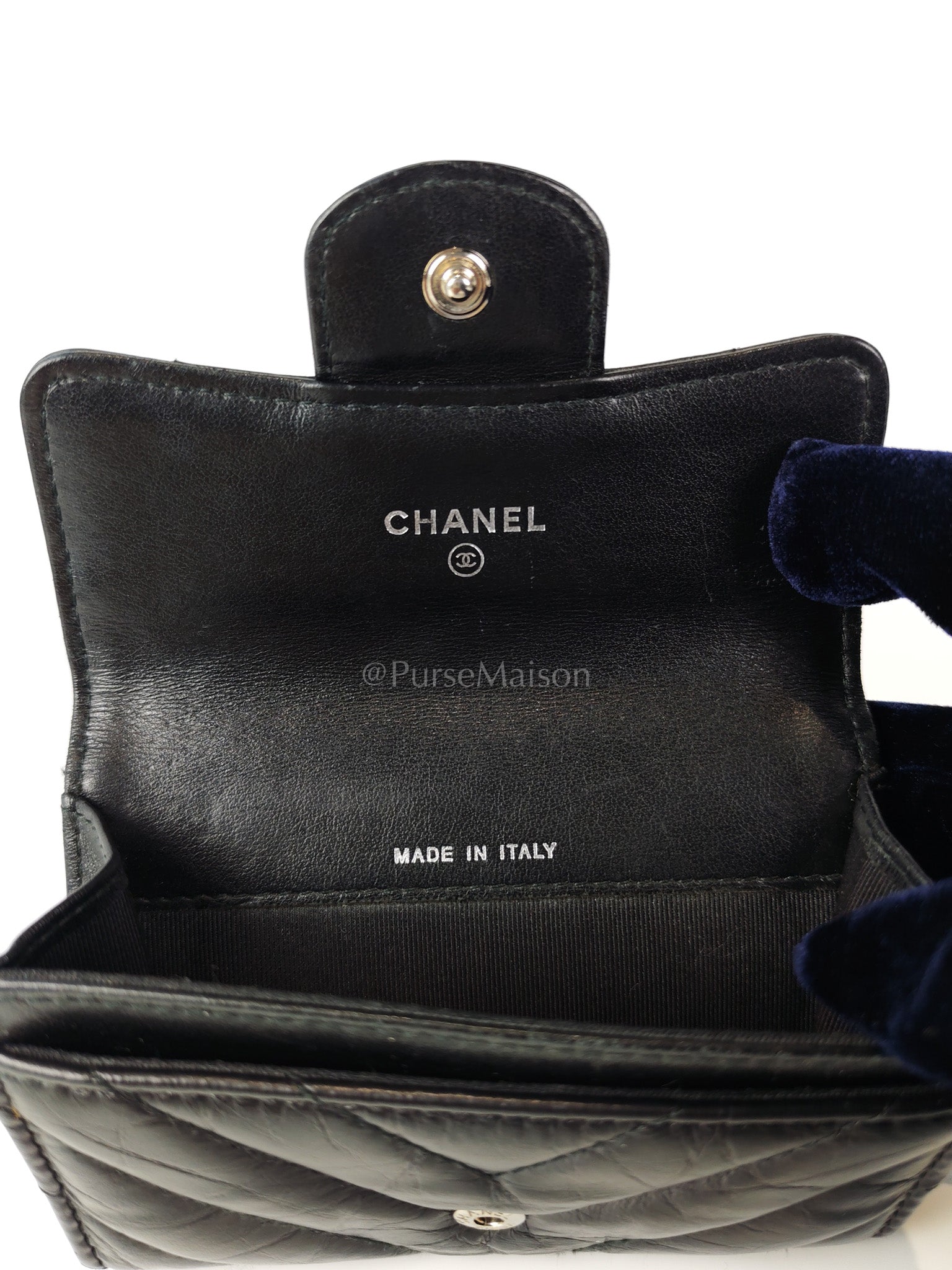 Reissue Flap Card Holder So Black in Distressed Calfskin Leather Series 24 | Purse Maison Luxury Bags Shop