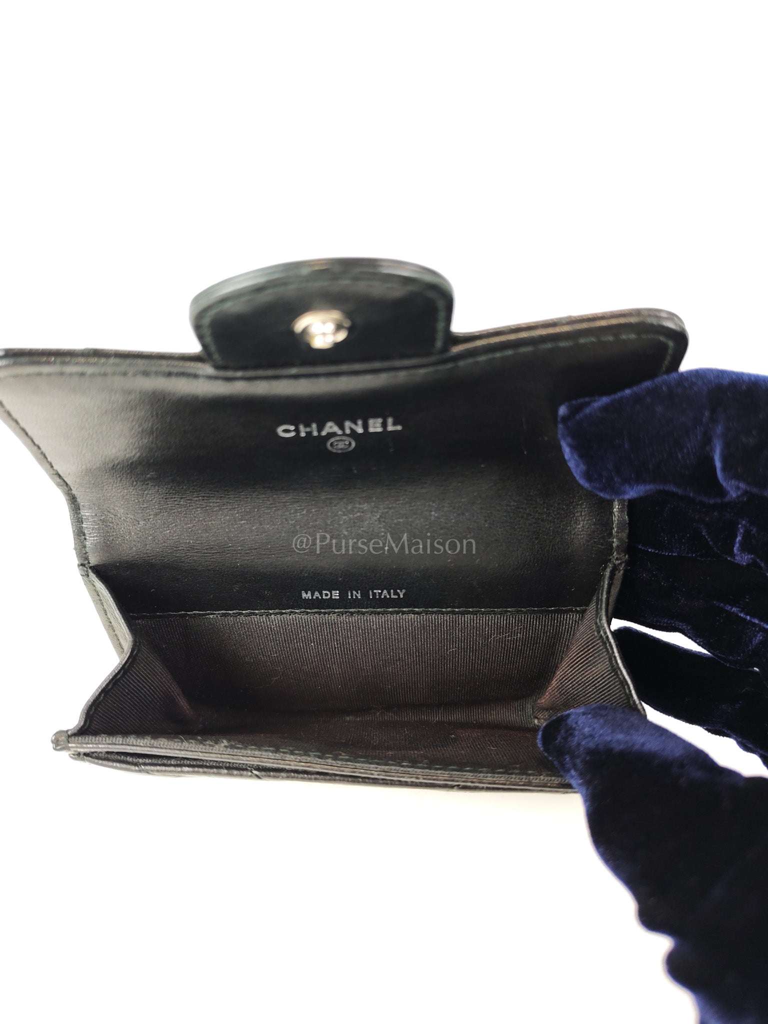 Reissue Flap Card Holder So Black in Distressed Calfskin Leather Series 24 | Purse Maison Luxury Bags Shop