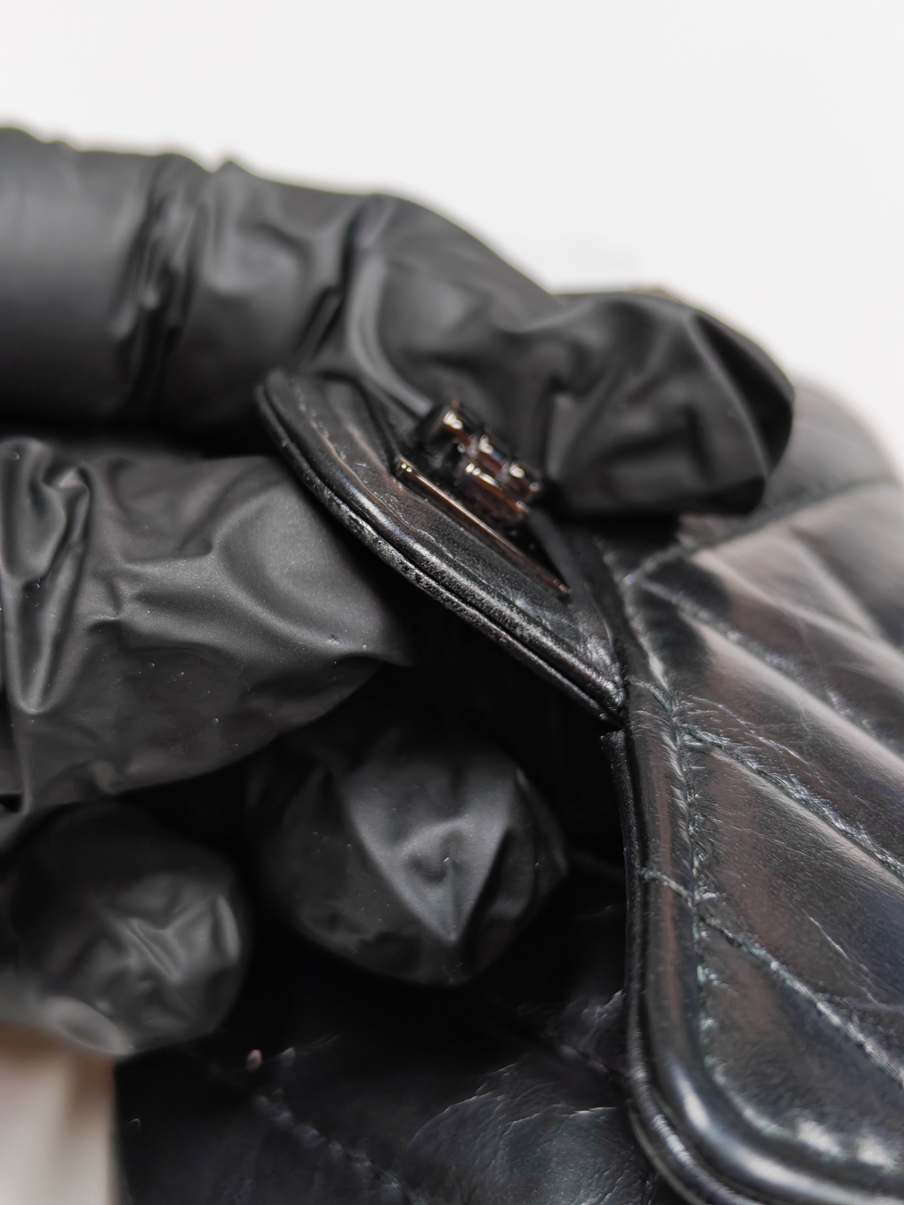 Reissue Flap Card Holder So Black in Distressed Calfskin Leather Series 24 | Purse Maison Luxury Bags Shop