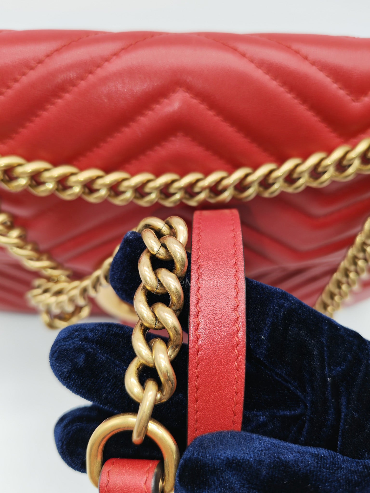 Marmont Medium in Hibiscus Red Calfskin Leather Shoulder Bag