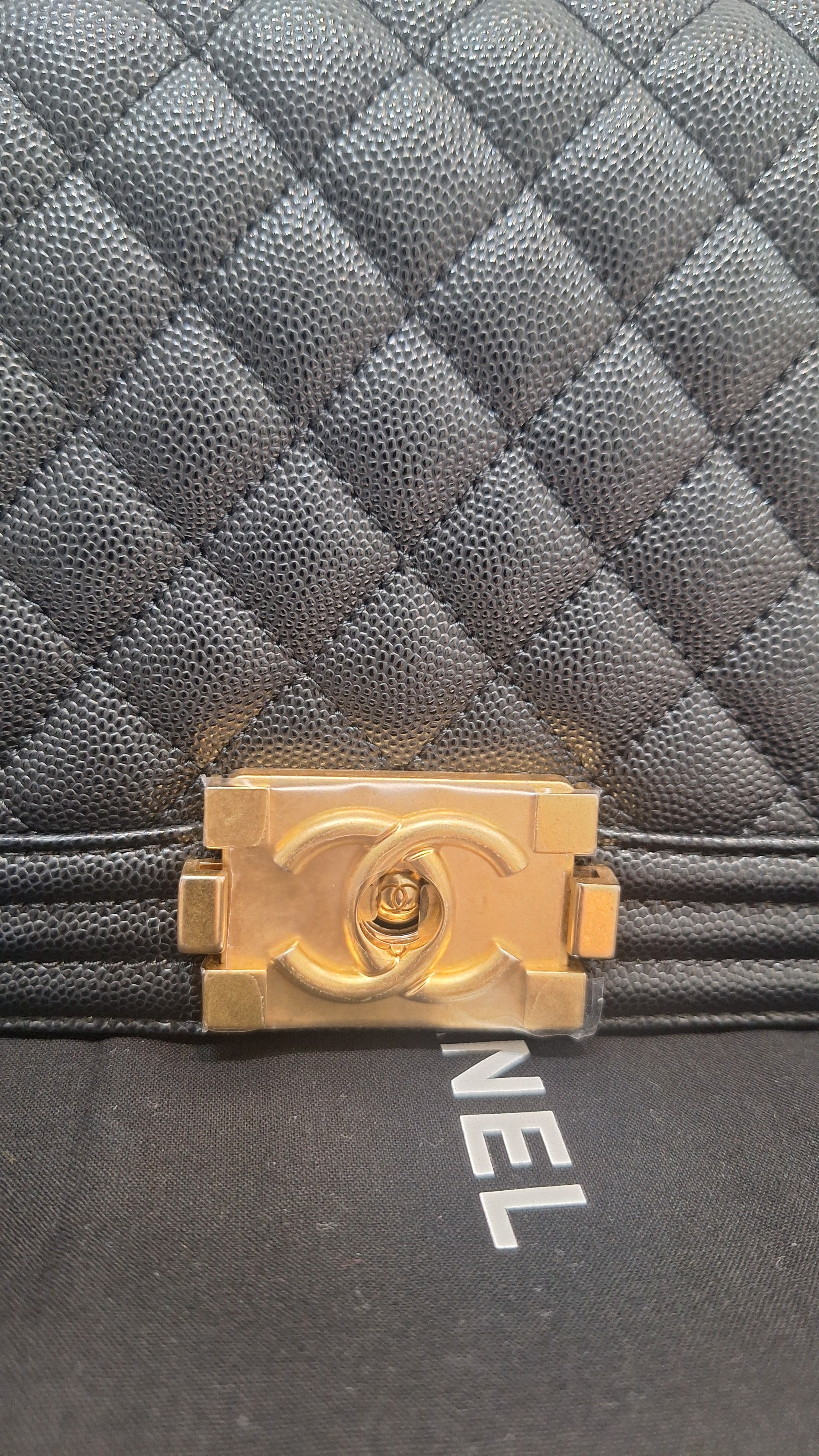 Chanel Boy Old Medium GHW Microchip unused LUHUJH0K