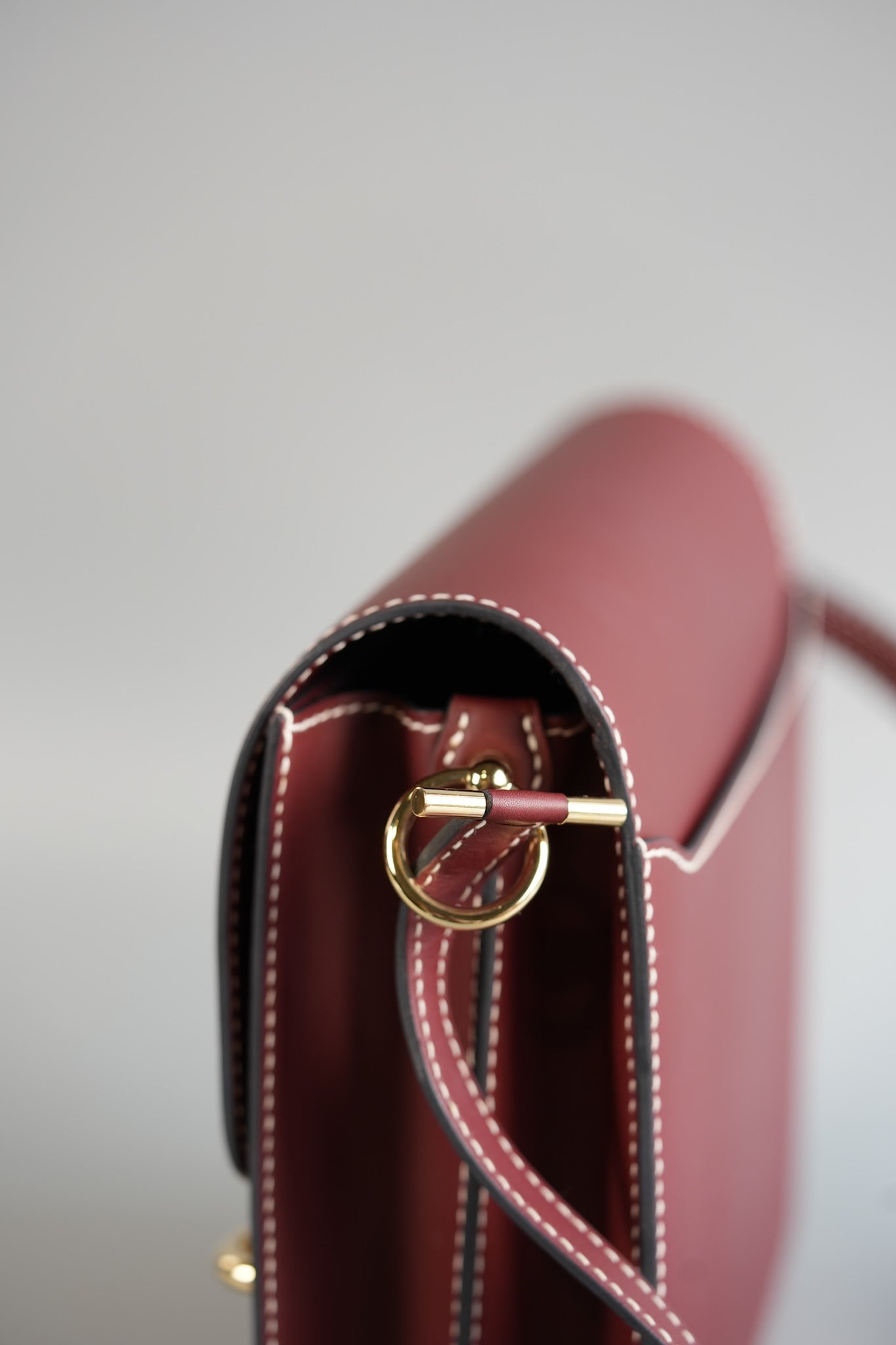 Roulis 23 Rouge Sombrero Swift Leather and Gold Hardwares Stamp Square R (2014) | Purse Maison Luxury Bags Shop