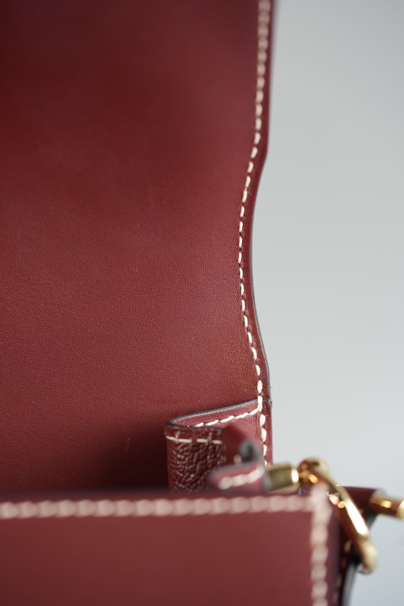 Roulis 23 Rouge Sombrero Swift Leather and Gold Hardwares Stamp Square R (2014) | Purse Maison Luxury Bags Shop