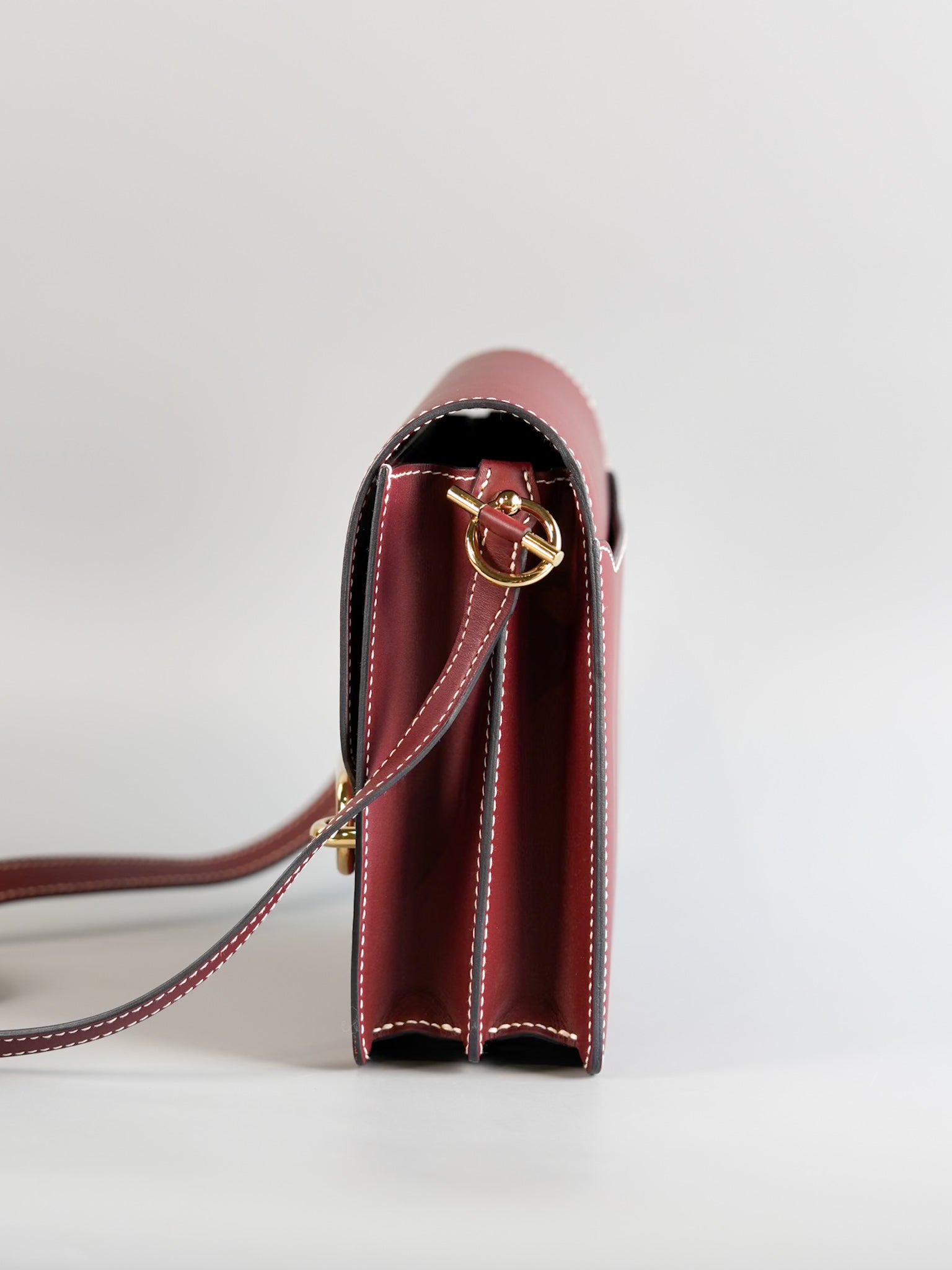 Roulis 23 Rouge Sombrero Swift Leather and Gold Hardwares Stamp Square R (2014) | Purse Maison Luxury Bags Shop