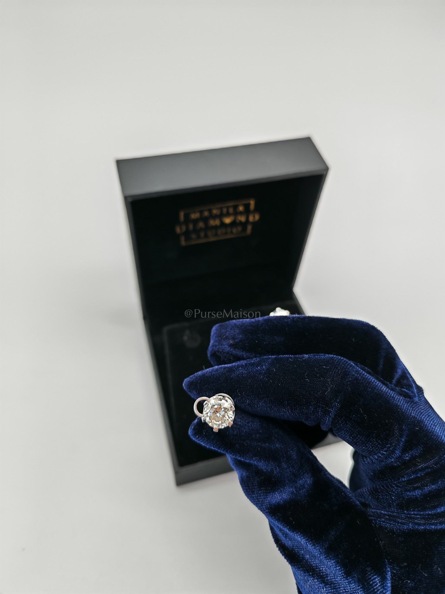 Round Brilliant Cut 2.00 Carat Natural Diamond 18K White Gold Earrings | Purse Maison Luxury Bags Shop