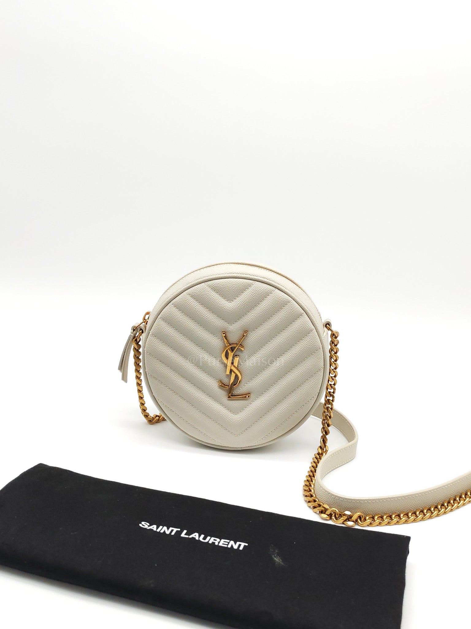 Matelasse Ivory in Chevron Quilted Grain de Poudre Round Camera Bag