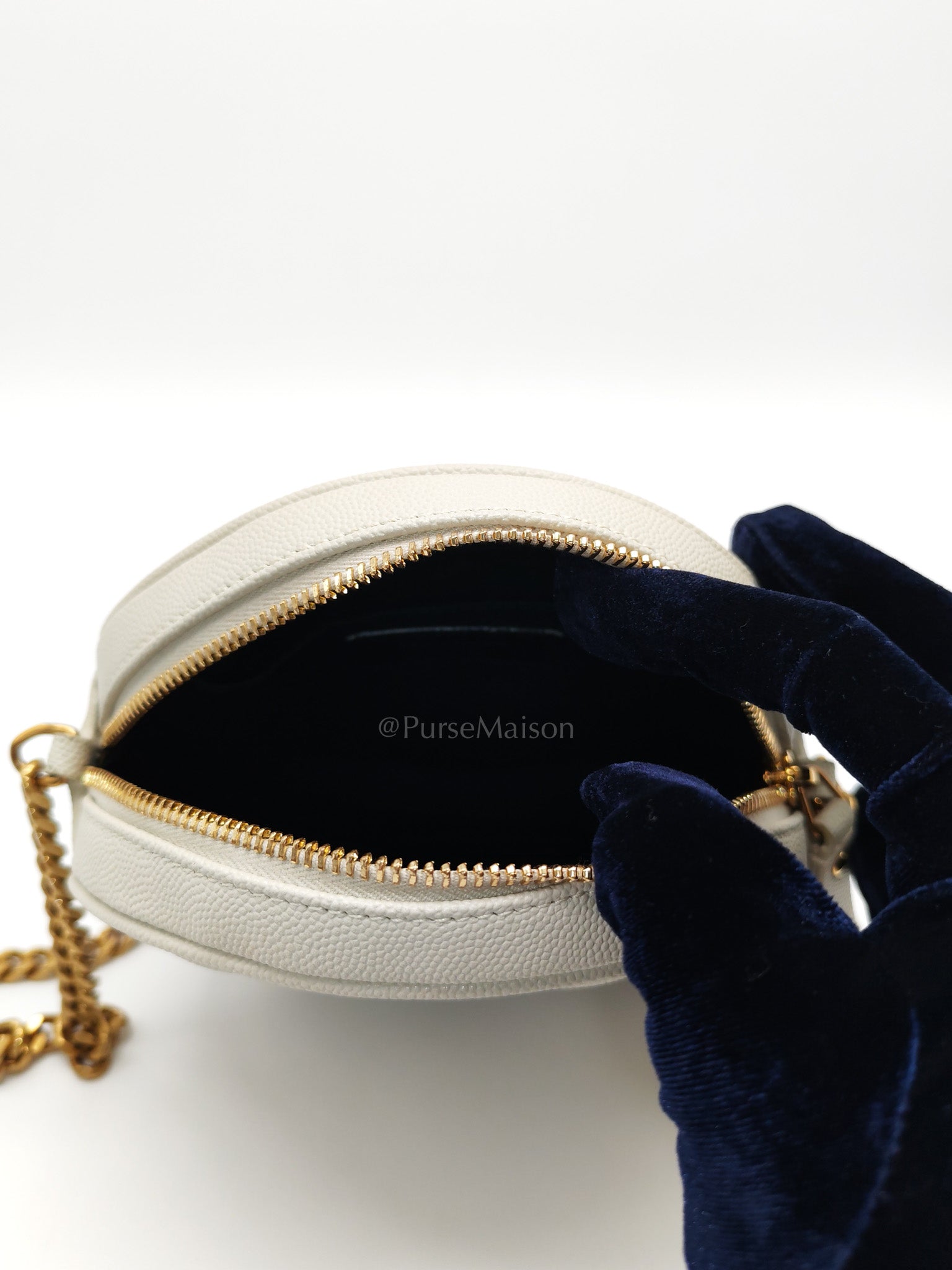 Matelasse Ivory in Chevron Quilted Grain de Poudre Round Camera Bag