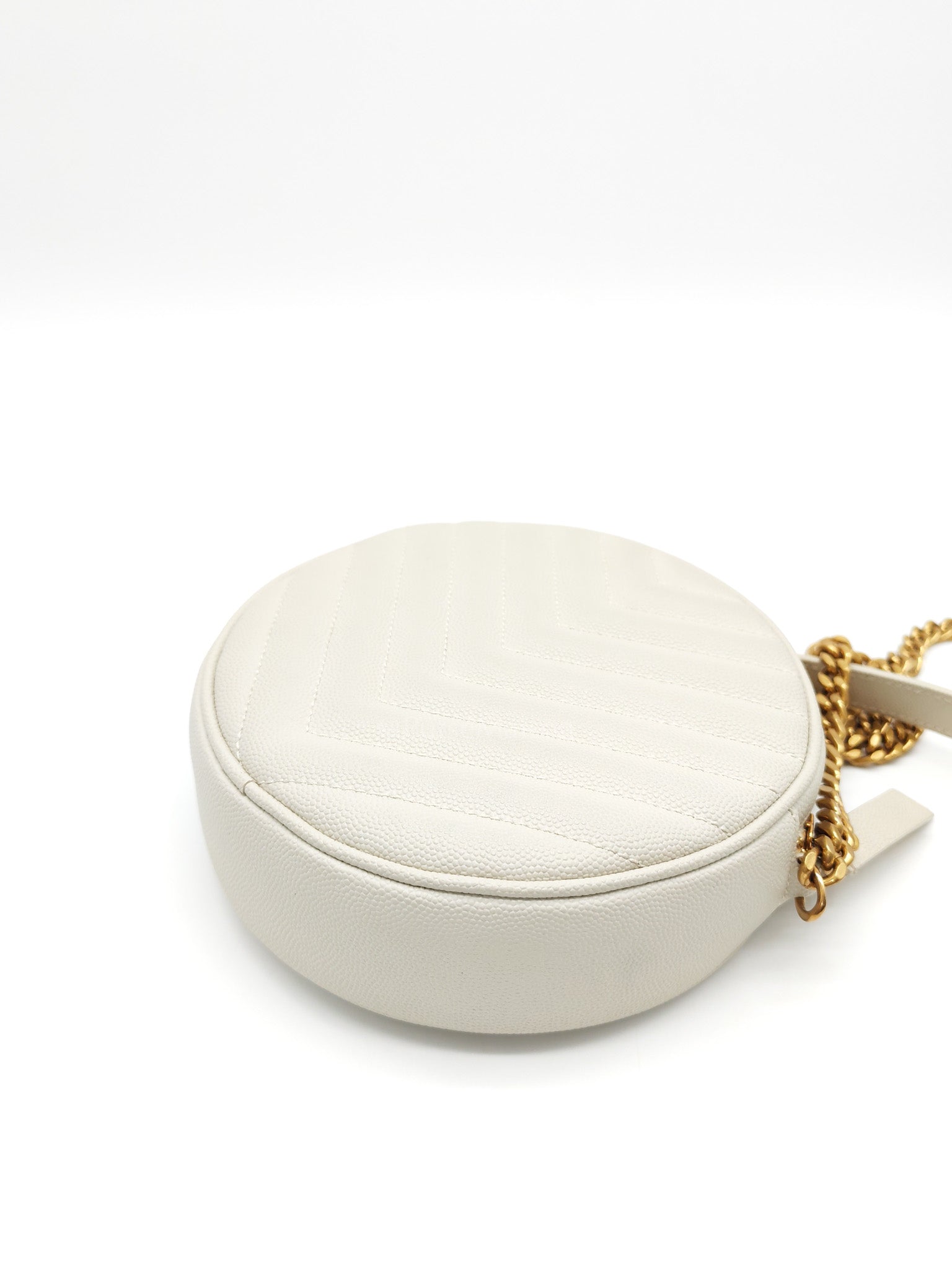 Matelasse Ivory in Chevron Quilted Grain de Poudre Round Camera Bag