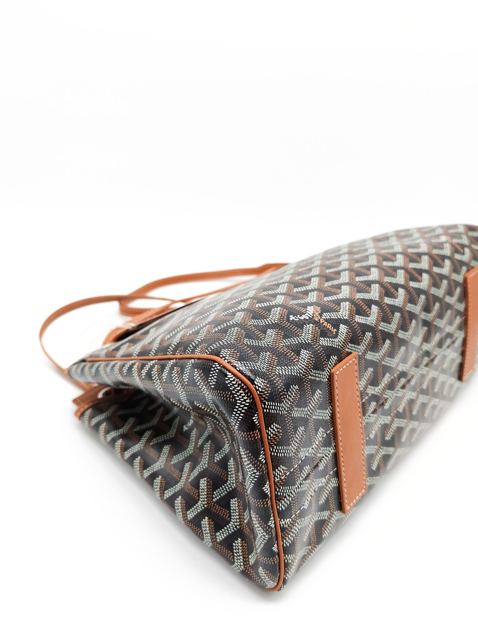 Sac Rouette Souple PM in Noir Et Naturel Goyardine Canvas Tote Bag | Purse Maison Luxury Bags Shop