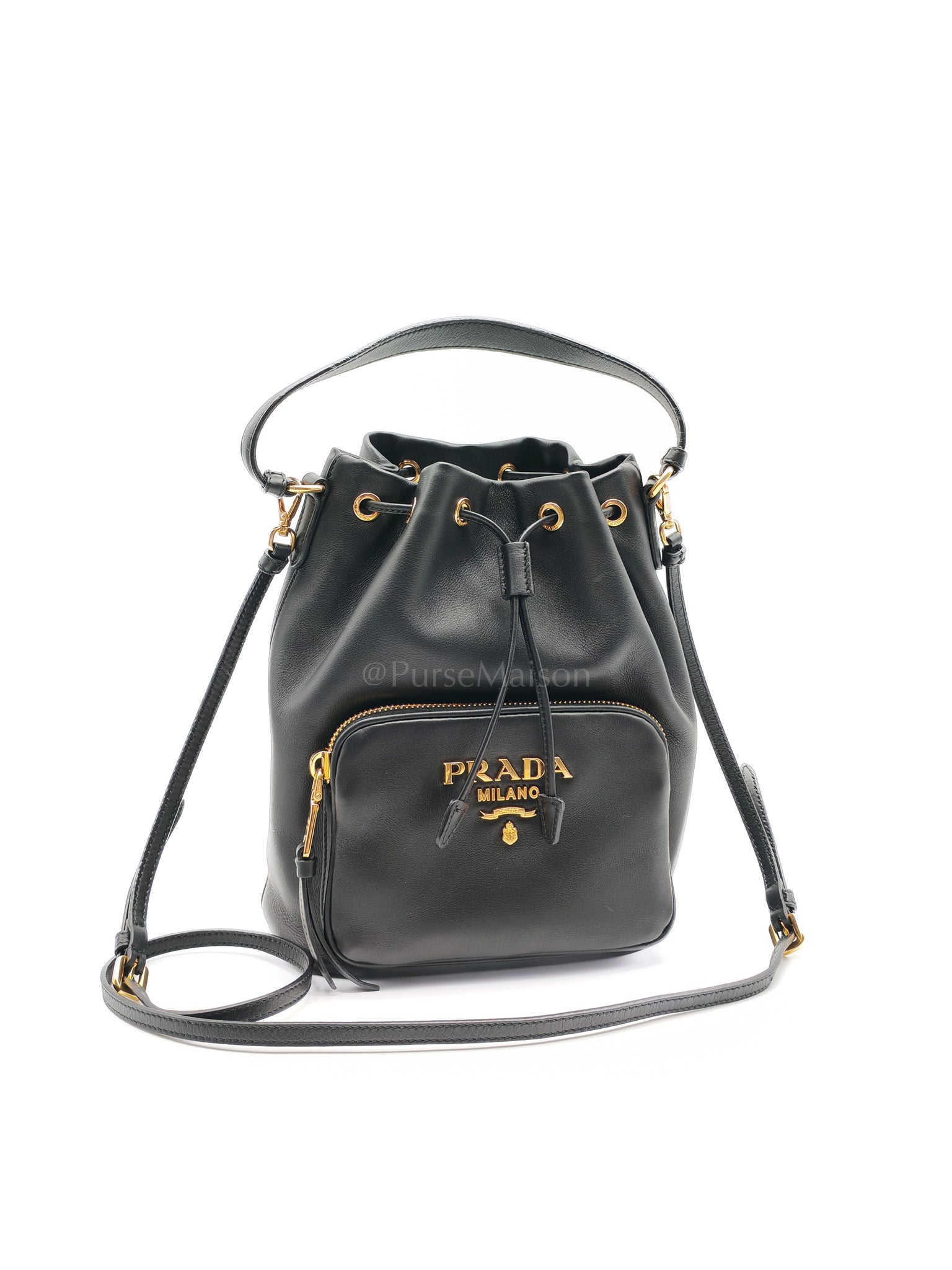 Sacchiello in Pelle Vitello Black Smoth Calfskin Leather Bucket Bag | Purse Maison Luxury Bags Shop
