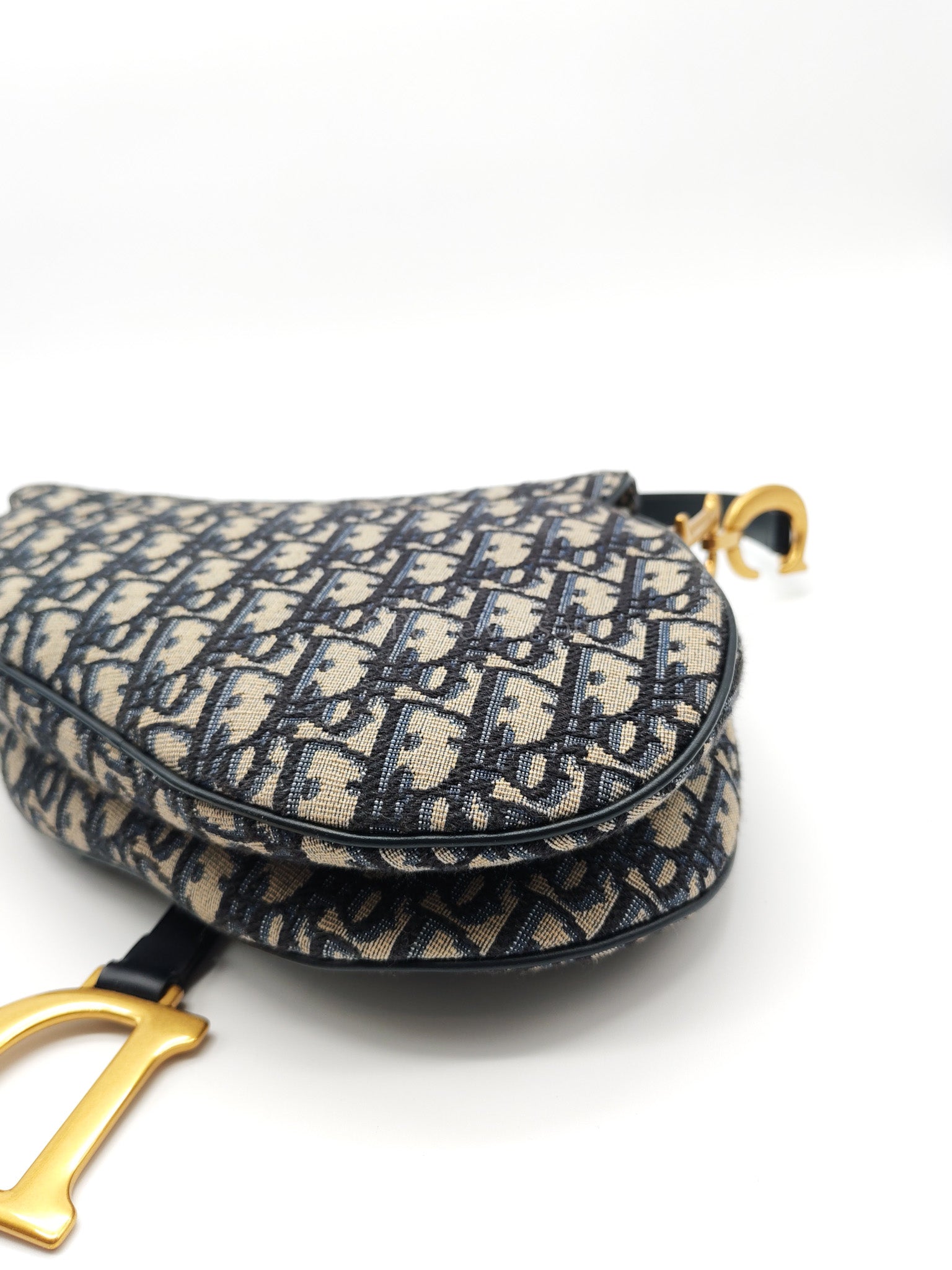 Saddle Medium in Blue Oblique Jacquard Canvas with Strap | Purse Maison Luxury Bags Shop