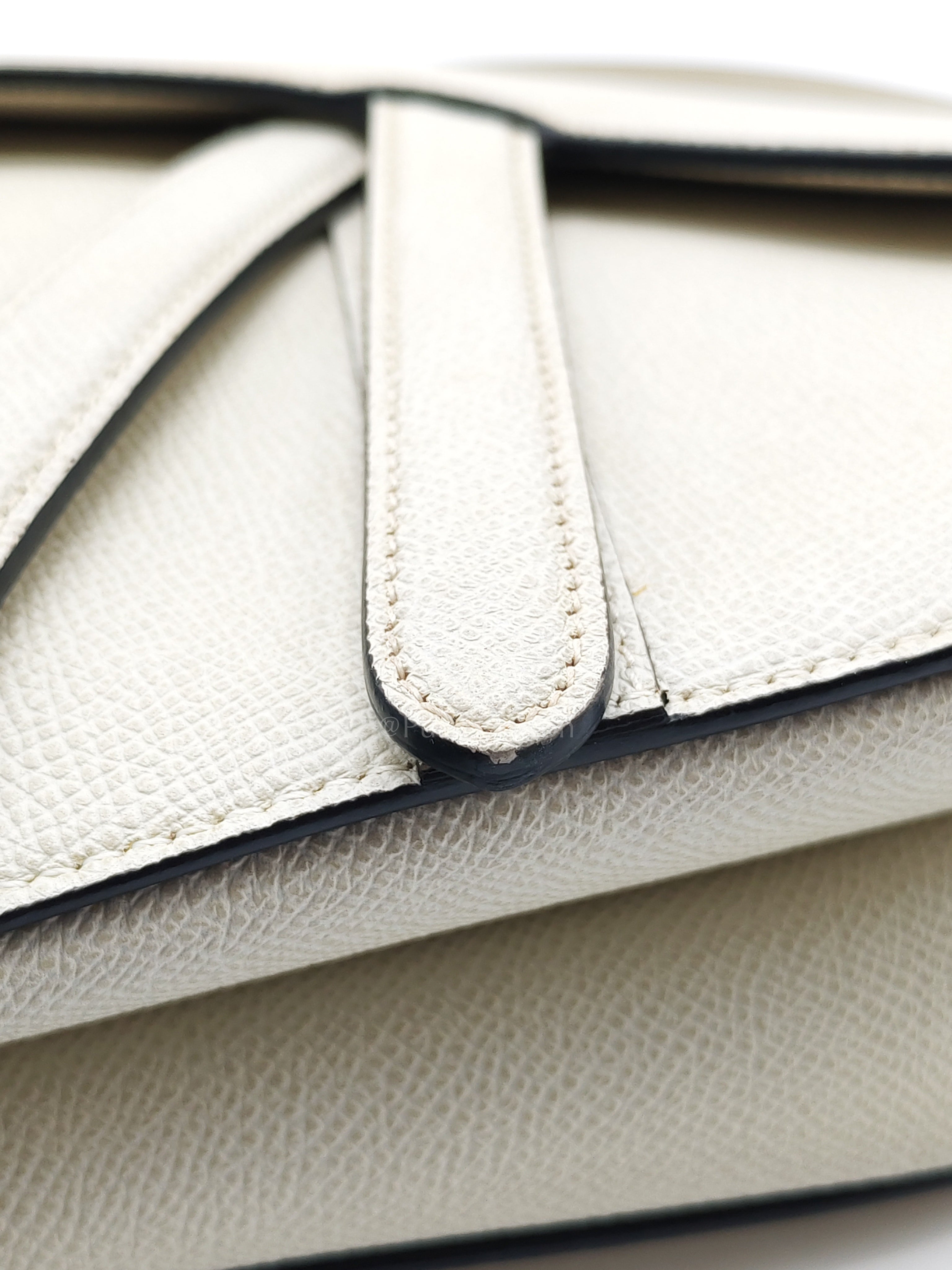 Saddle Shoulder Bag Medium in Latte Grained Calfskin Leather | Purse Maison Luxury Bags Shop