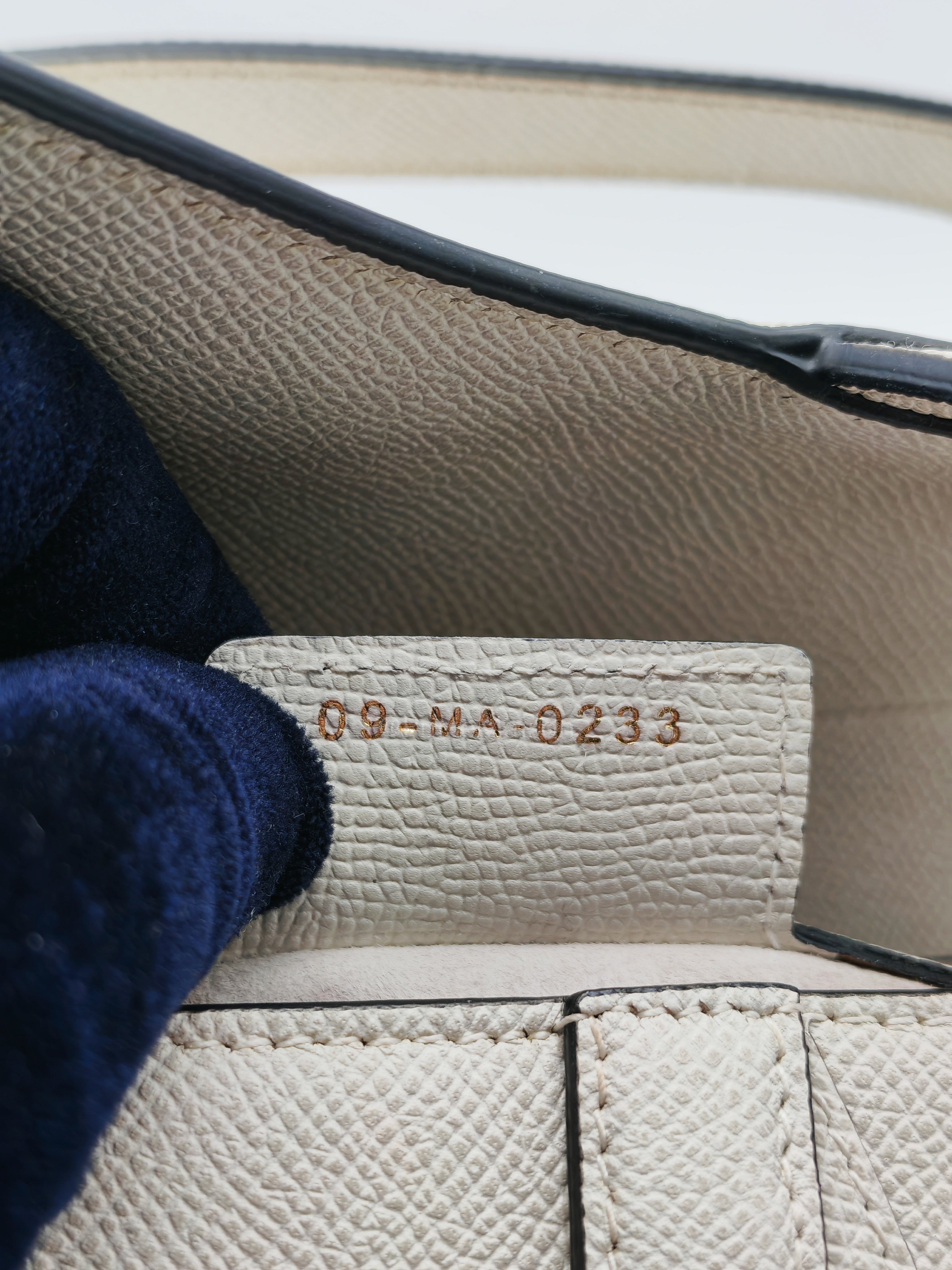 Saddle Shoulder Bag Medium in Latte Grained Calfskin Leather | Purse Maison Luxury Bags Shop