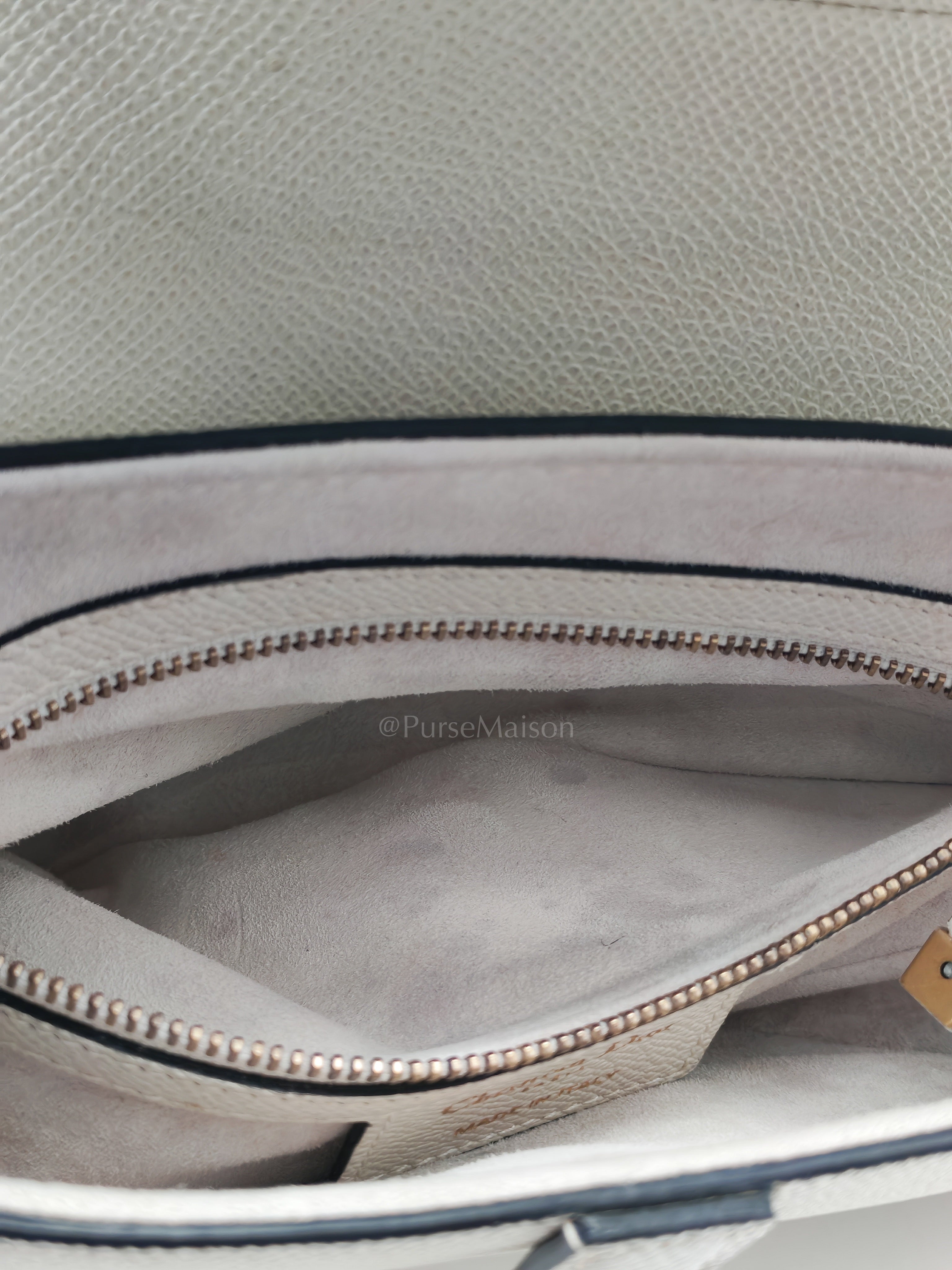 Saddle Shoulder Bag Medium in Latte Grained Calfskin Leather | Purse Maison Luxury Bags Shop