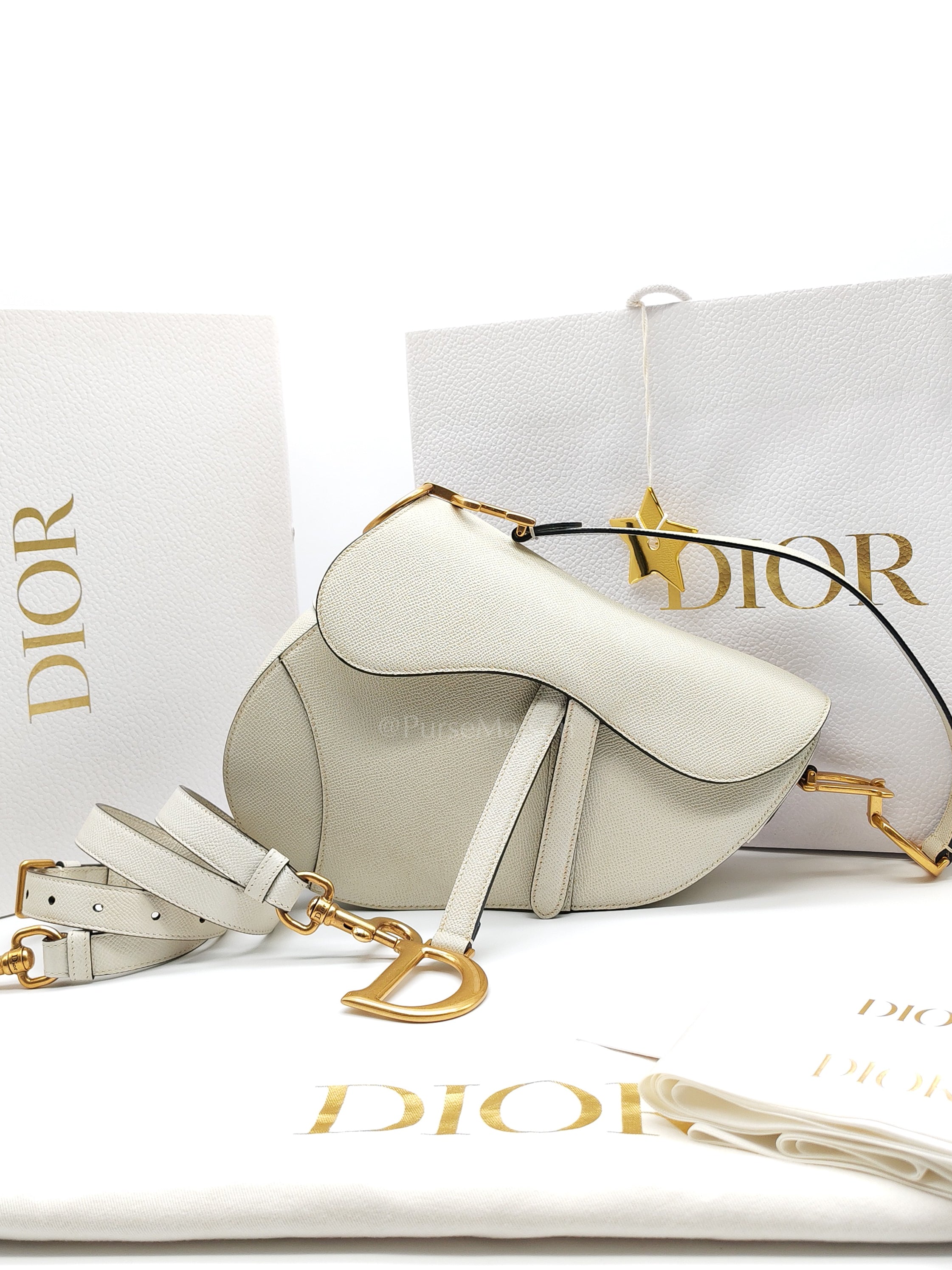 Saddle Shoulder Bag Medium in Latte Grained Calfskin Leather | Purse Maison Luxury Bags Shop