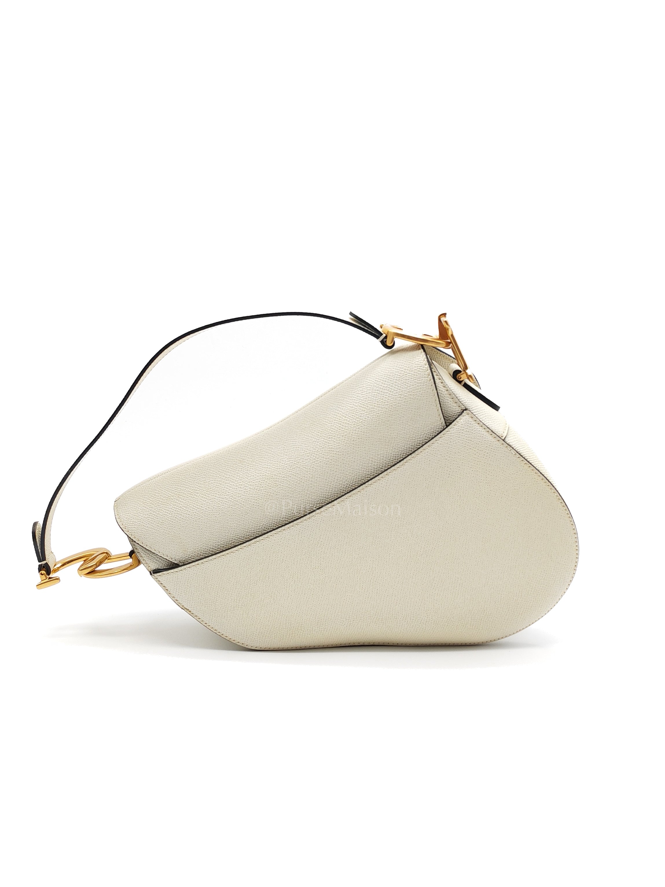 Saddle Shoulder Bag Medium in Latte Grained Calfskin Leather | Purse Maison Luxury Bags Shop
