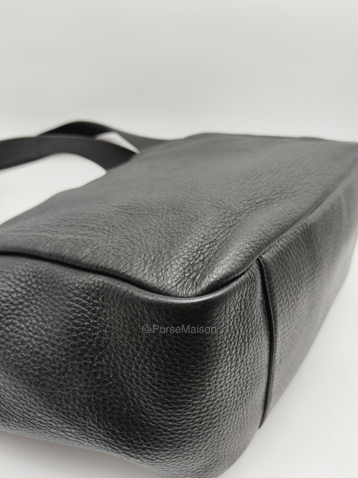 Saint Laurent Le 5a7 Bea Tote Bag in Black Grained Leather Tote Bag | Purse Maison Luxury Bags Shop