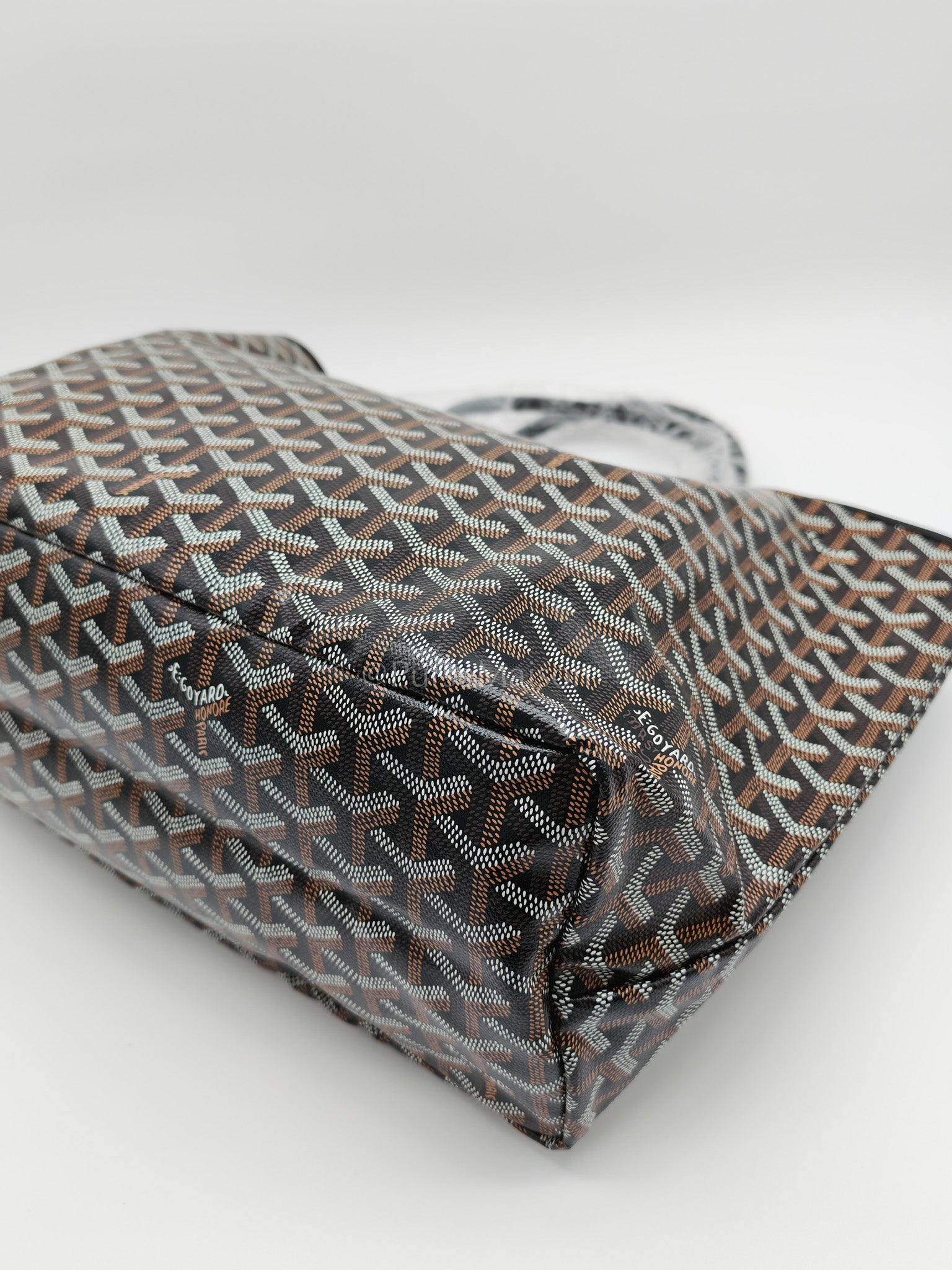 Saint Louis PM Black with Croc Universel Clip Charm in Goyardine Canvas Tote Bag | Purse Maison Luxury Bags Shop