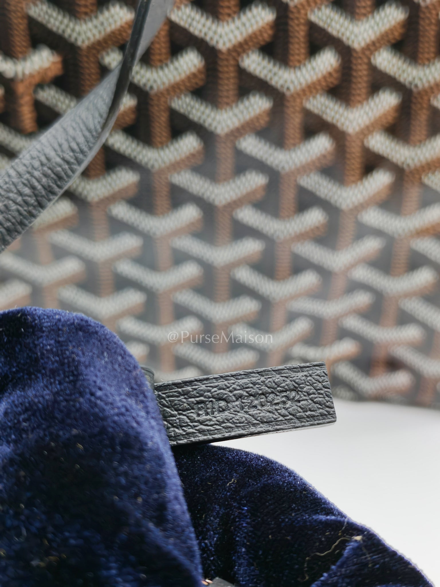 Saint Louis Black with Croc Universel Clip Charm in Goyardine Canvas Tote Bag | Purse Maison Luxury Bags Shop