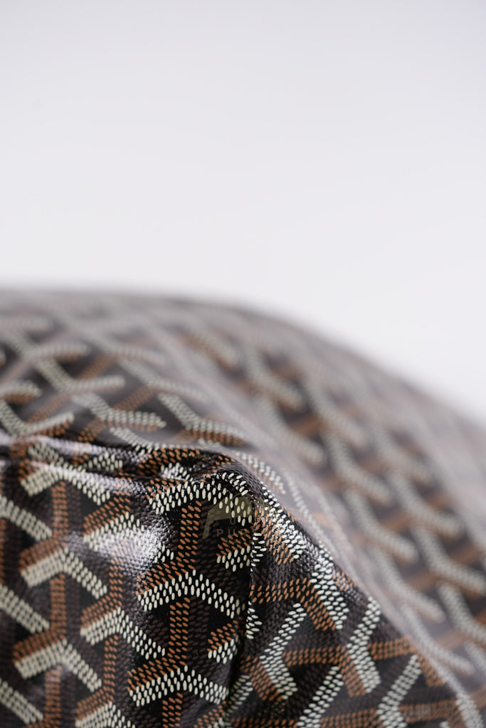 Saint Louis PM in Black Goyardine Canvas | Purse Maison Luxury Bags Shop