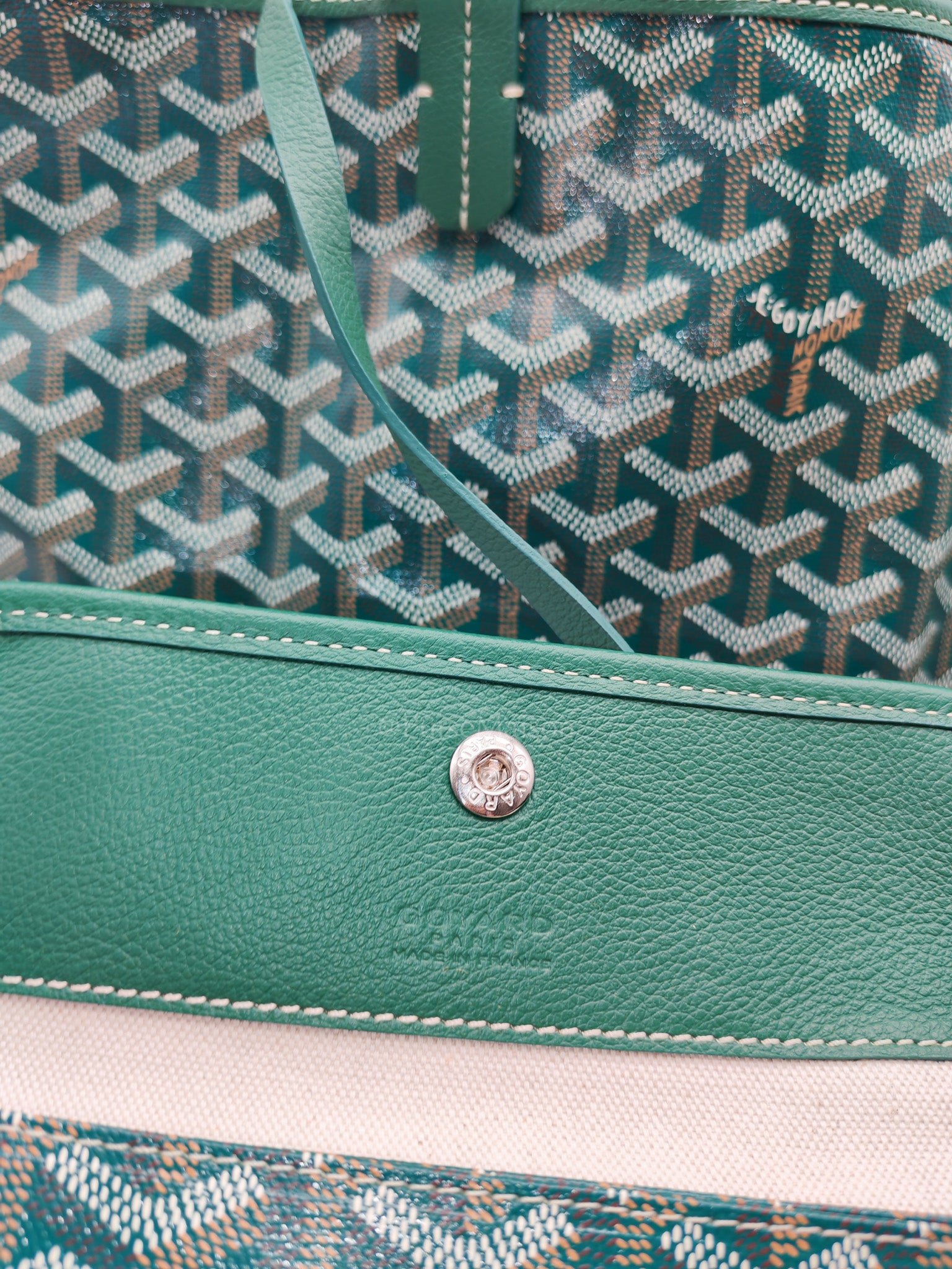 Saint Louis PM in Vert/Green Goyardine Canvas with Croc Universel Clip Charm | Purse Maison Luxury Bags Shop