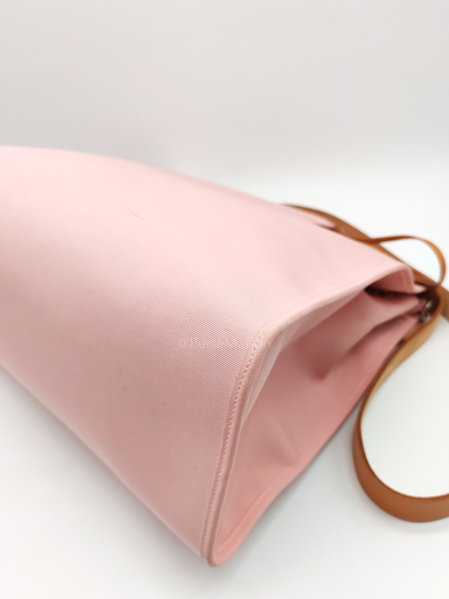 Herbag Zip 39 in Sakura Pink Palladium Hardware Stamp T(2016)