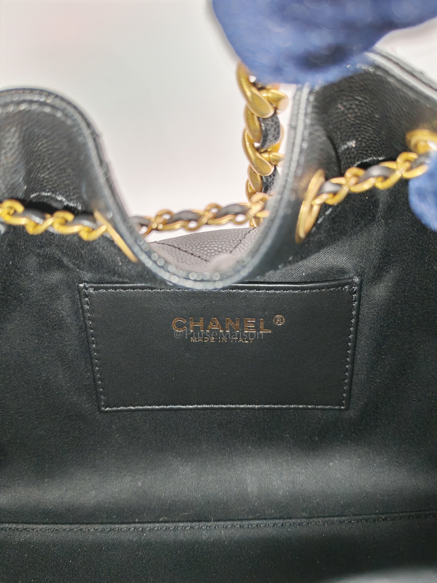25 Small Shoulder Bag in Black Caviar Leather & Aged Gold Hardware (Microchip)