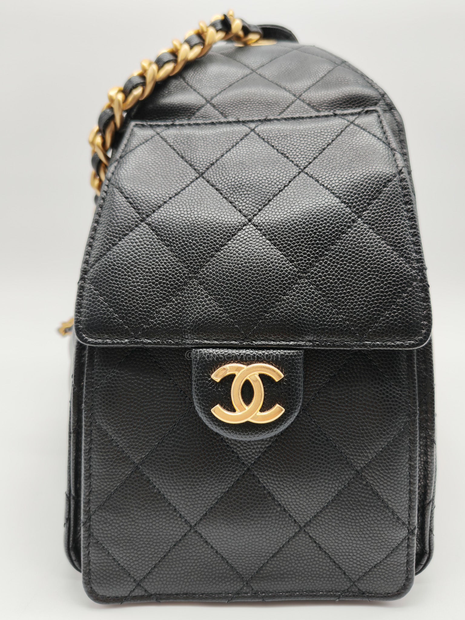 25 Small Shoulder Bag in Black Caviar Leather & Aged Gold Hardware (Microchip)