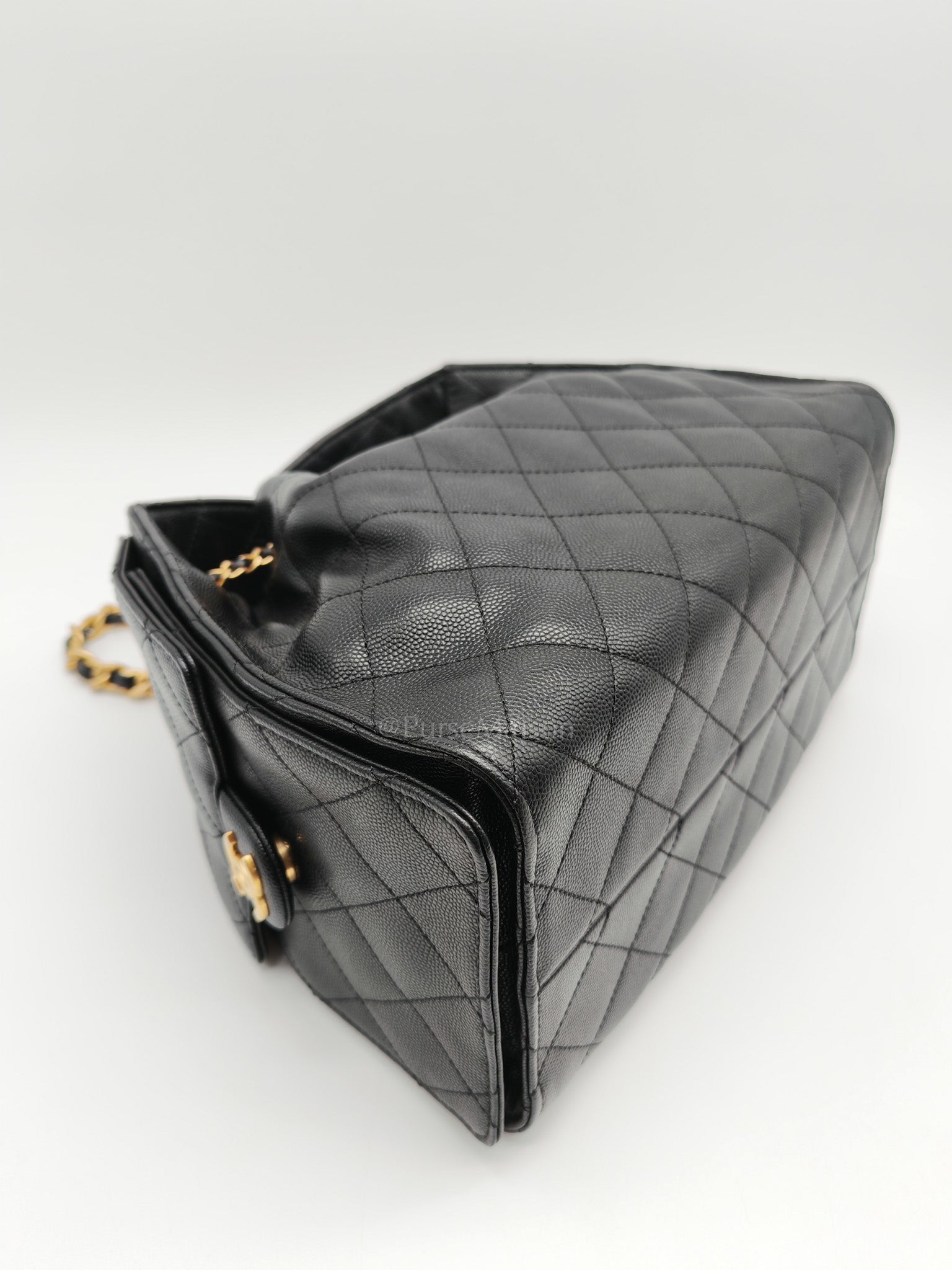 25 Small Shoulder Bag in Black Caviar Leather & Aged Gold Hardware (Microchip)