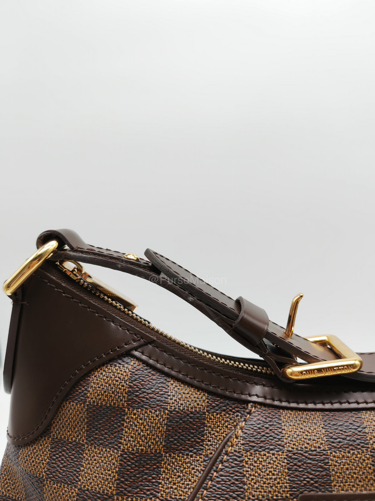 Louis Vuitton Thames PM Shoulder Bag in Damier Ebene Canvas and Gold Hardware (Datecode: MI0079)