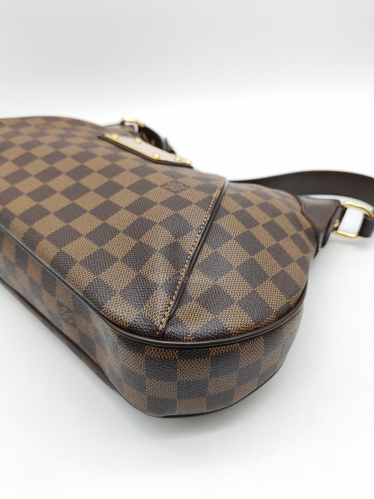 Louis Vuitton Thames PM Shoulder Bag in Damier Ebene Canvas and Gold Hardware (Datecode: MI0079)