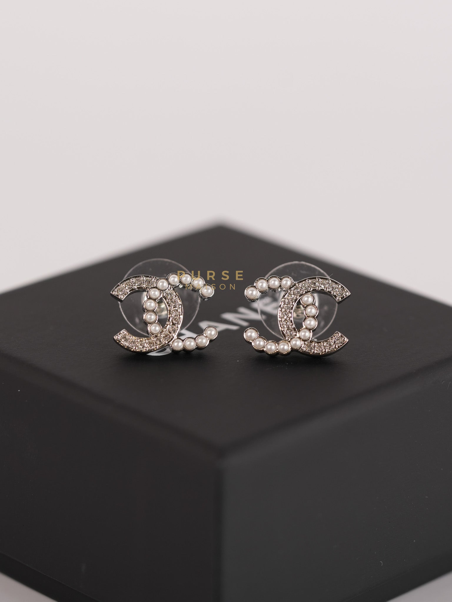Small CC Pearl Earrings in Silver Hardware