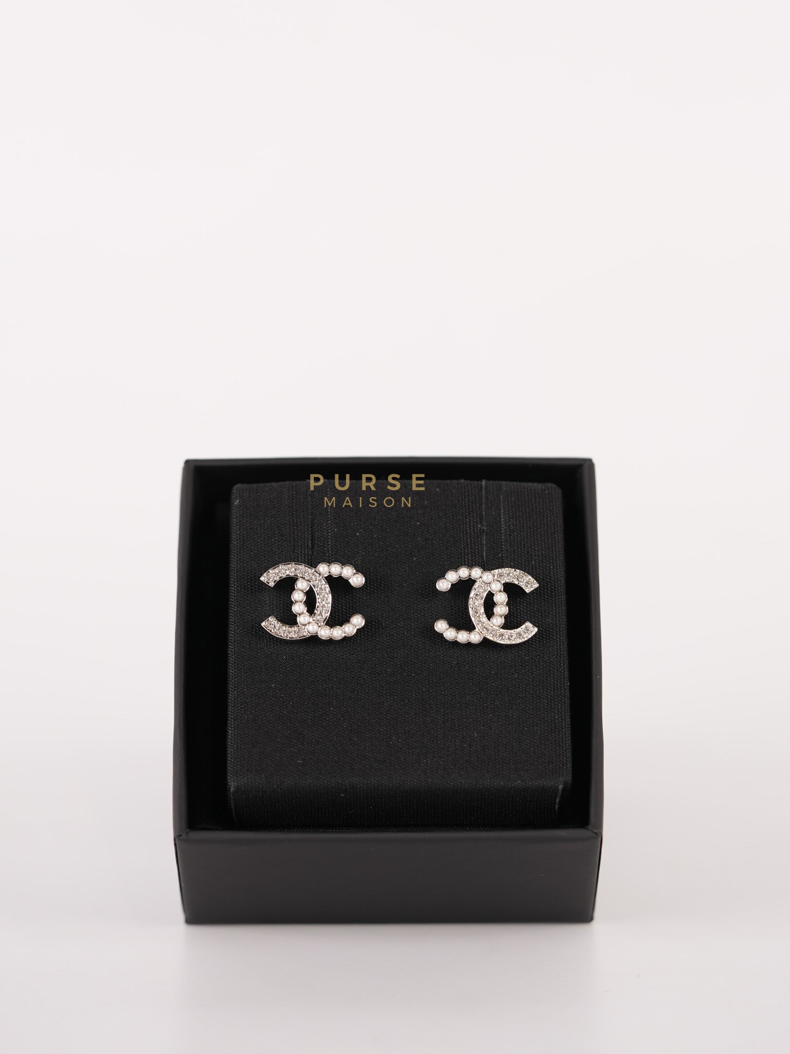 Small CC Pearl Earrings in Silver Hardware