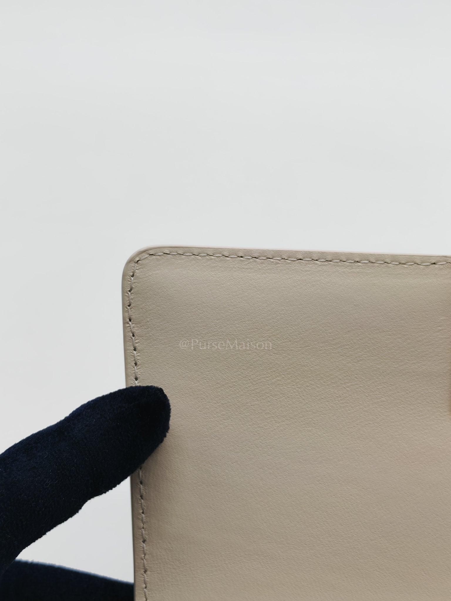 Small 4G Sliding Chain Ivory White Shoulder Bag | Purse Maison Luxury Bags Shop