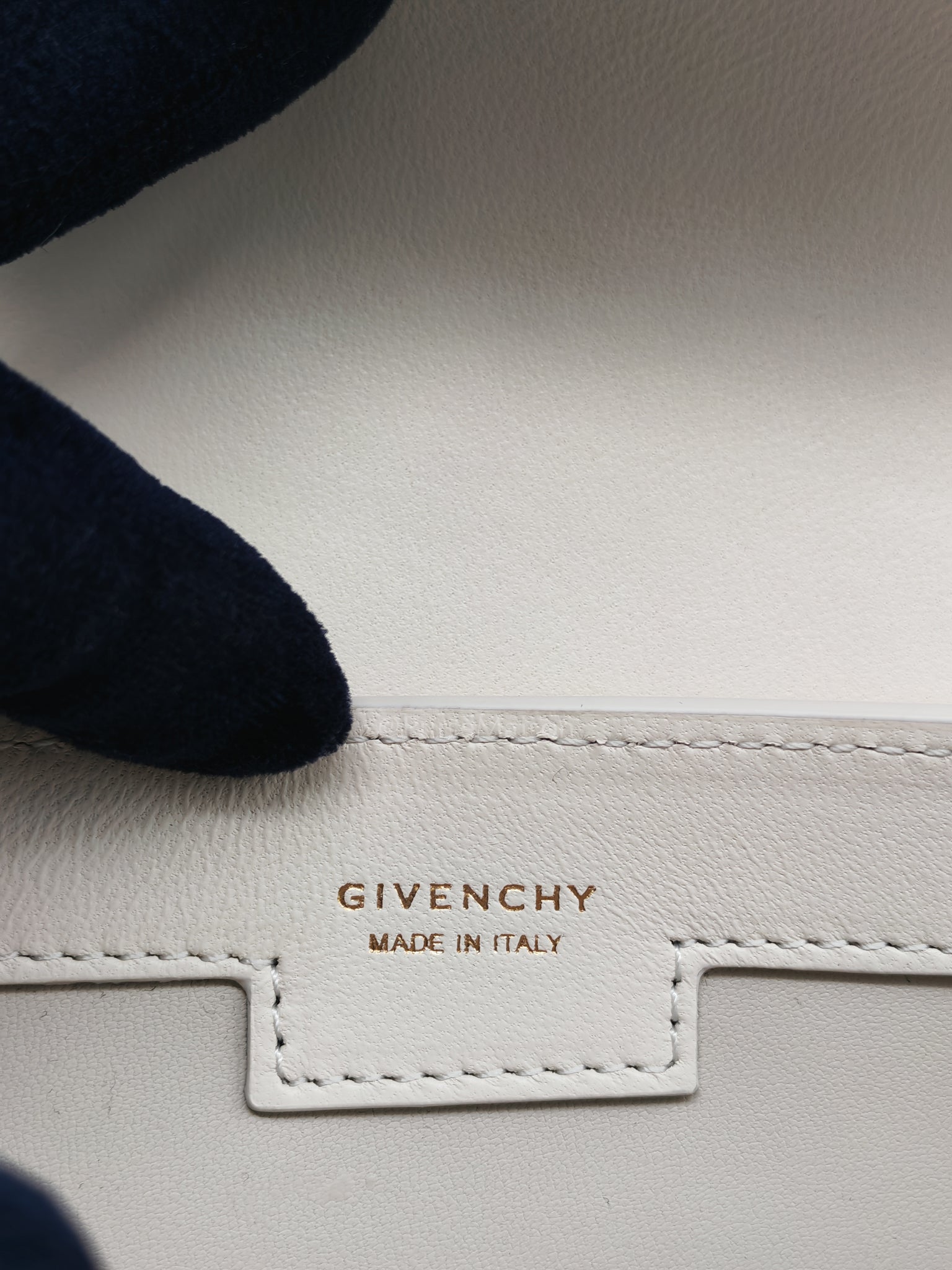 Small 4G Sliding Chain Ivory White Shoulder Bag | Purse Maison Luxury Bags Shop