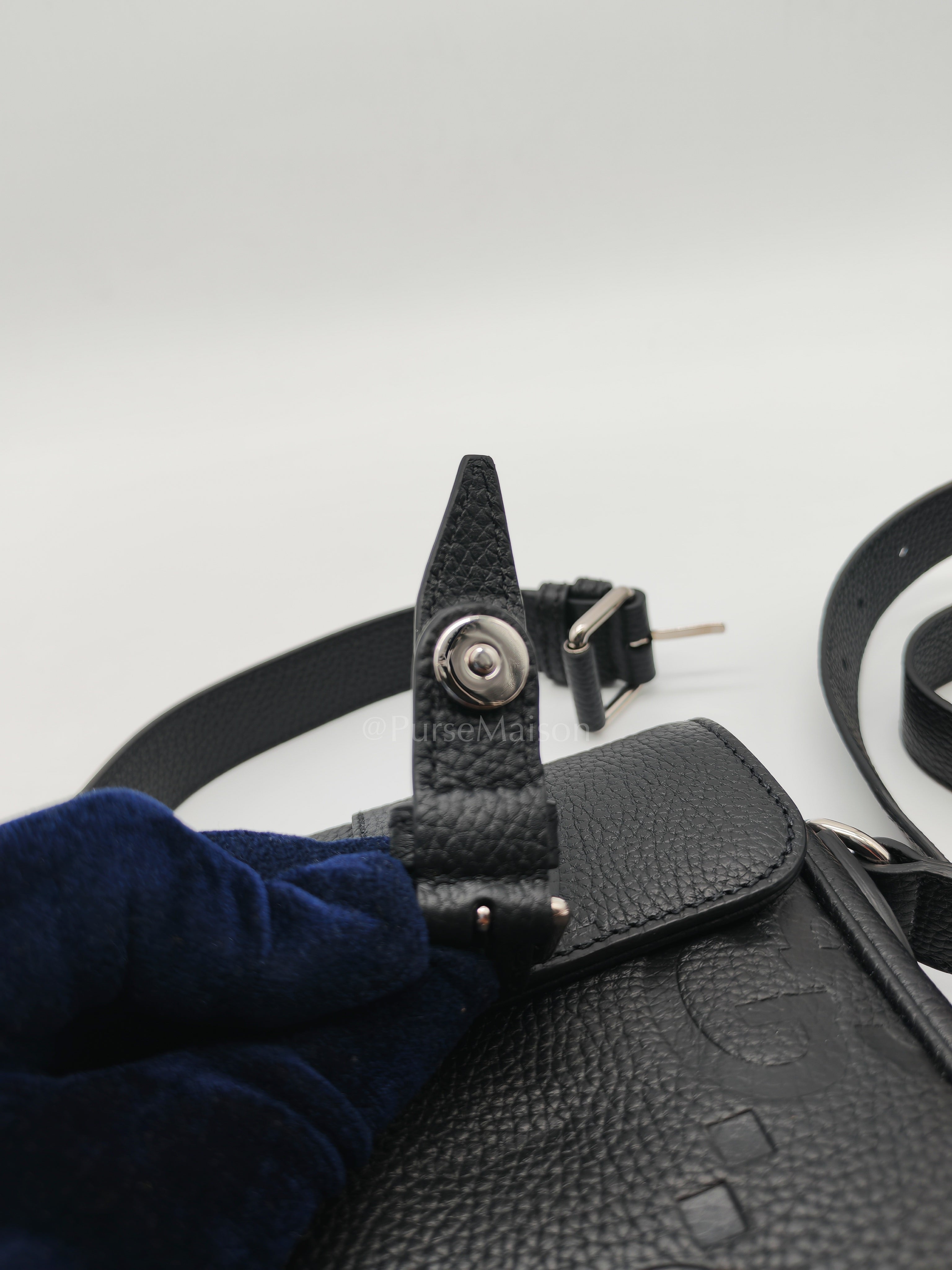 Small Jumbo GG Messenger Bag in Black Grained Calfskin Leather & Silver Hardware | Purse Maison Luxury Bags Shop