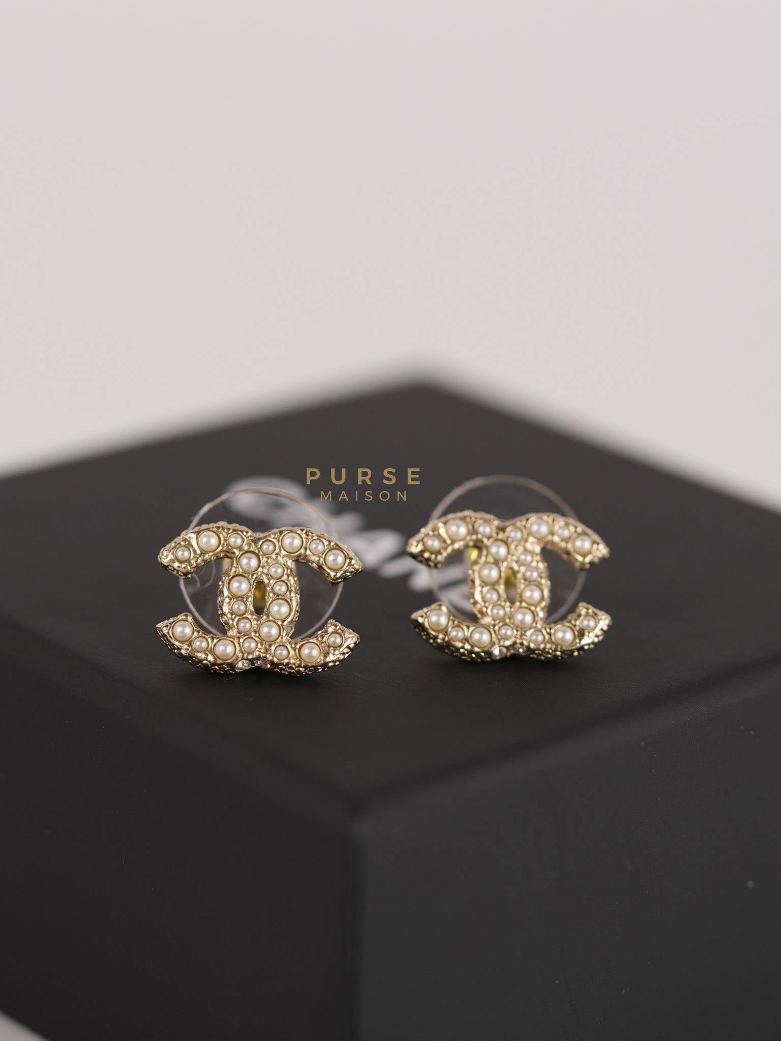 Small CC Pearl Stud Earrings in Light Gold