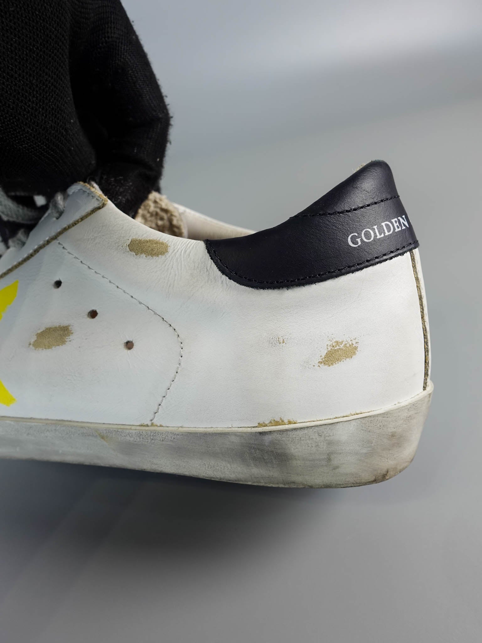 Sneakers Superstar White Leather-Yellow Painted Star Signature Size 37 EU (25cm) | Purse Maison Luxury Bags Shop