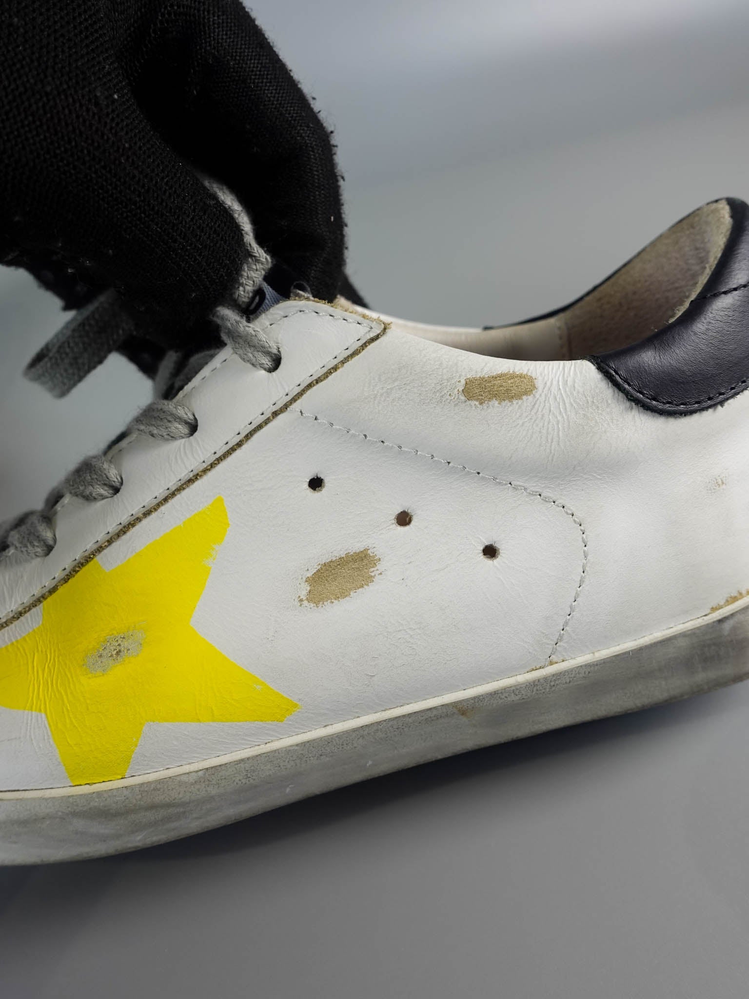 Sneakers Superstar White Leather-Yellow Painted Star Signature Size 37 EU (25cm) | Purse Maison Luxury Bags Shop