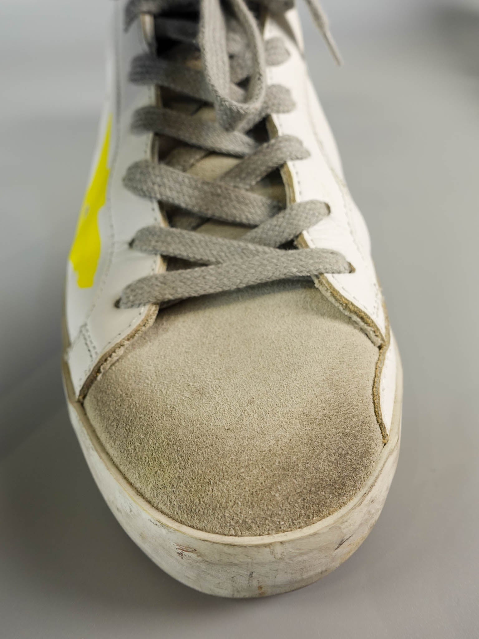 Sneakers Superstar White Leather-Yellow Painted Star Signature Size 37 EU (25cm) | Purse Maison Luxury Bags Shop