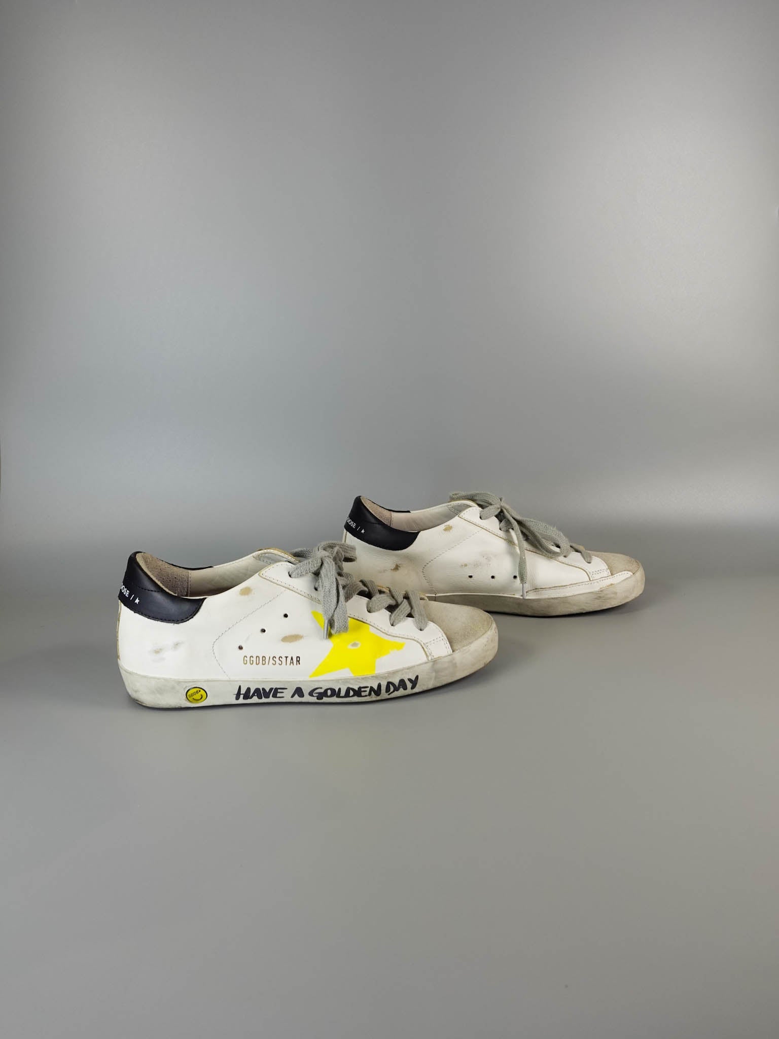 Sneakers Superstar White Leather-Yellow Painted Star Signature Size 37 EU (25cm) | Purse Maison Luxury Bags Shop