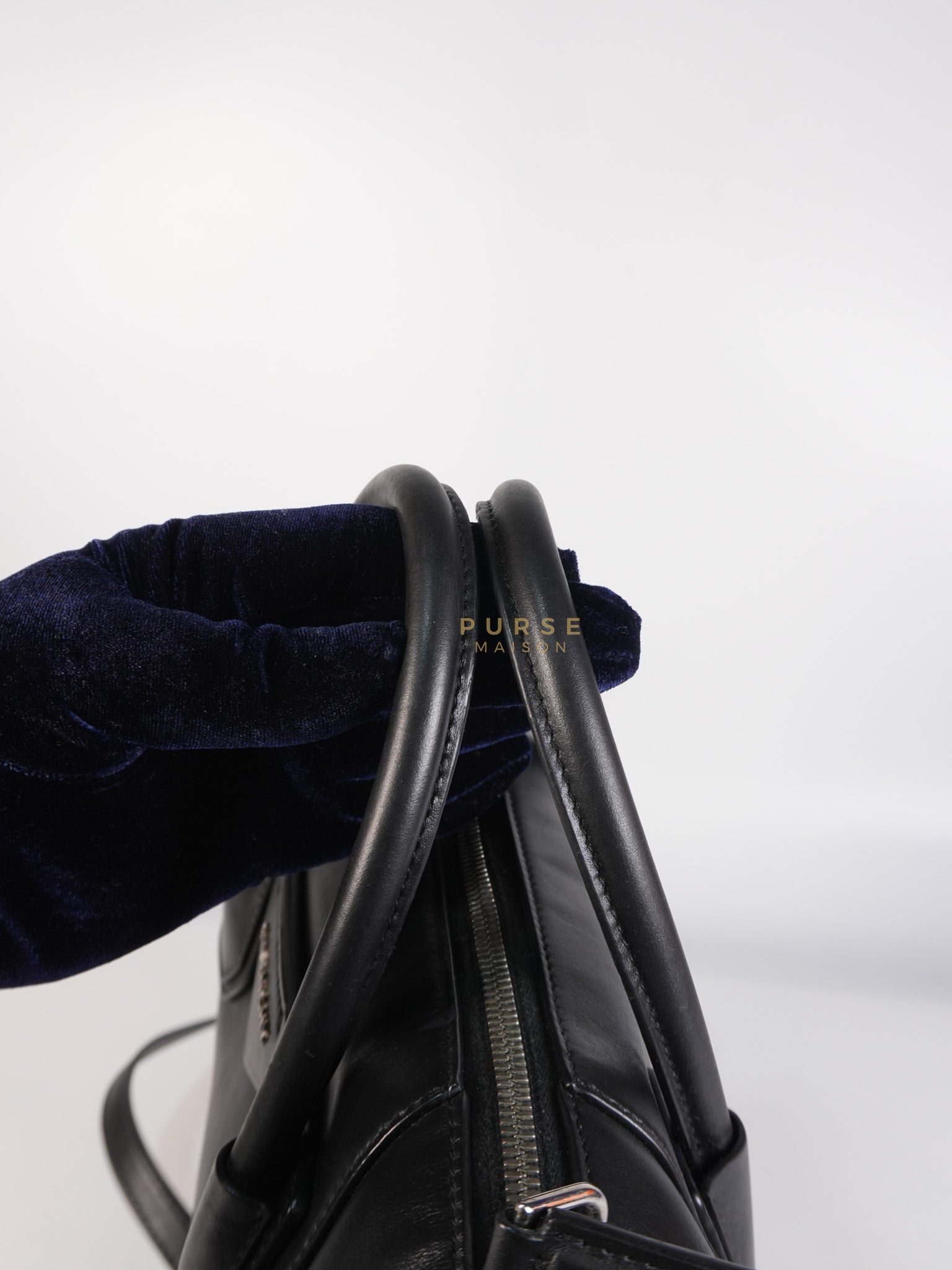 Soft Antigona Medium Tote Bag in Black Smooth Calfskin Leather | Purse Maison Luxury Bags Shop