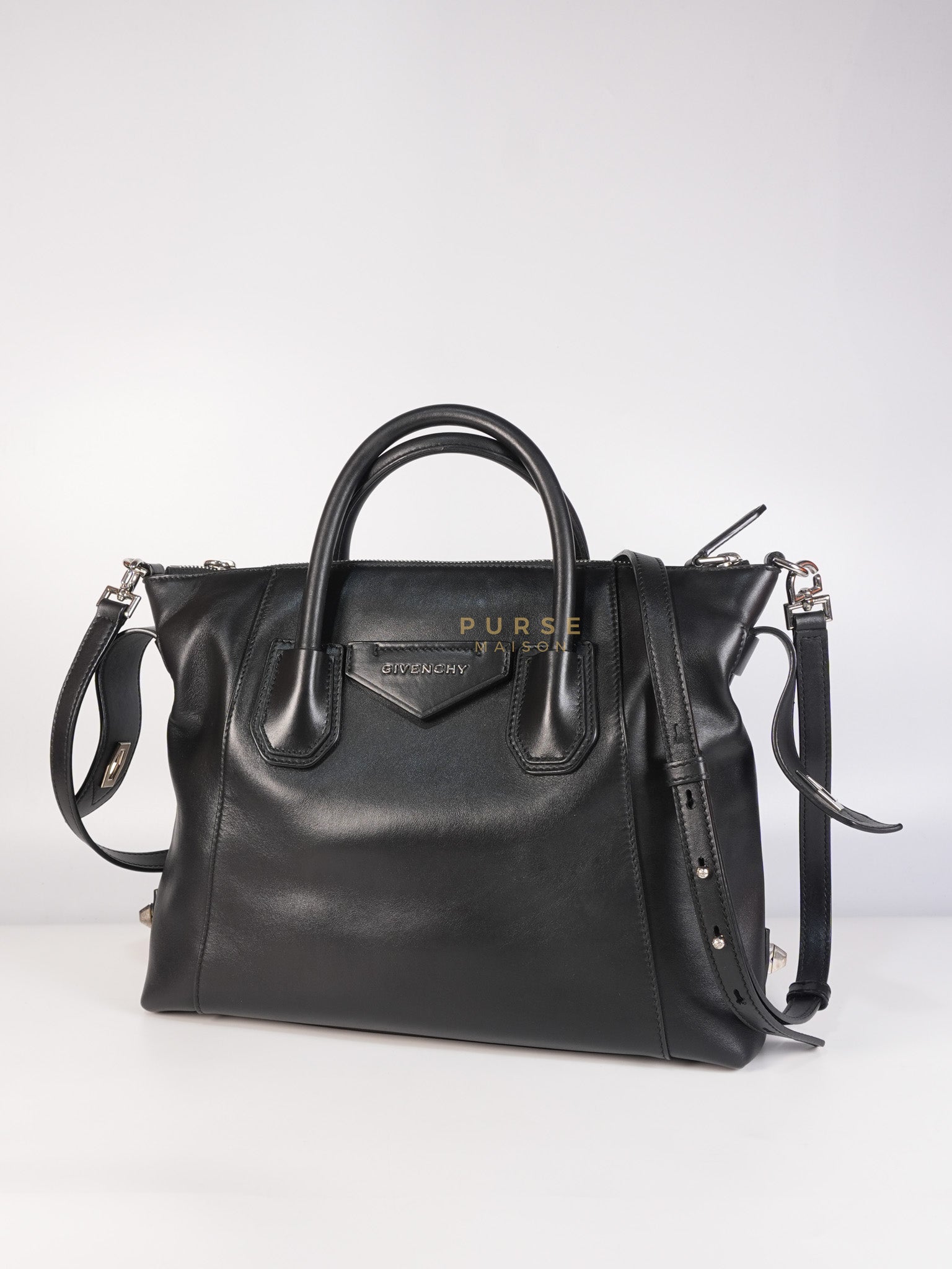 Soft Antigona Medium Tote Bag in Black Smooth Calfskin Leather | Purse Maison Luxury Bags Shop