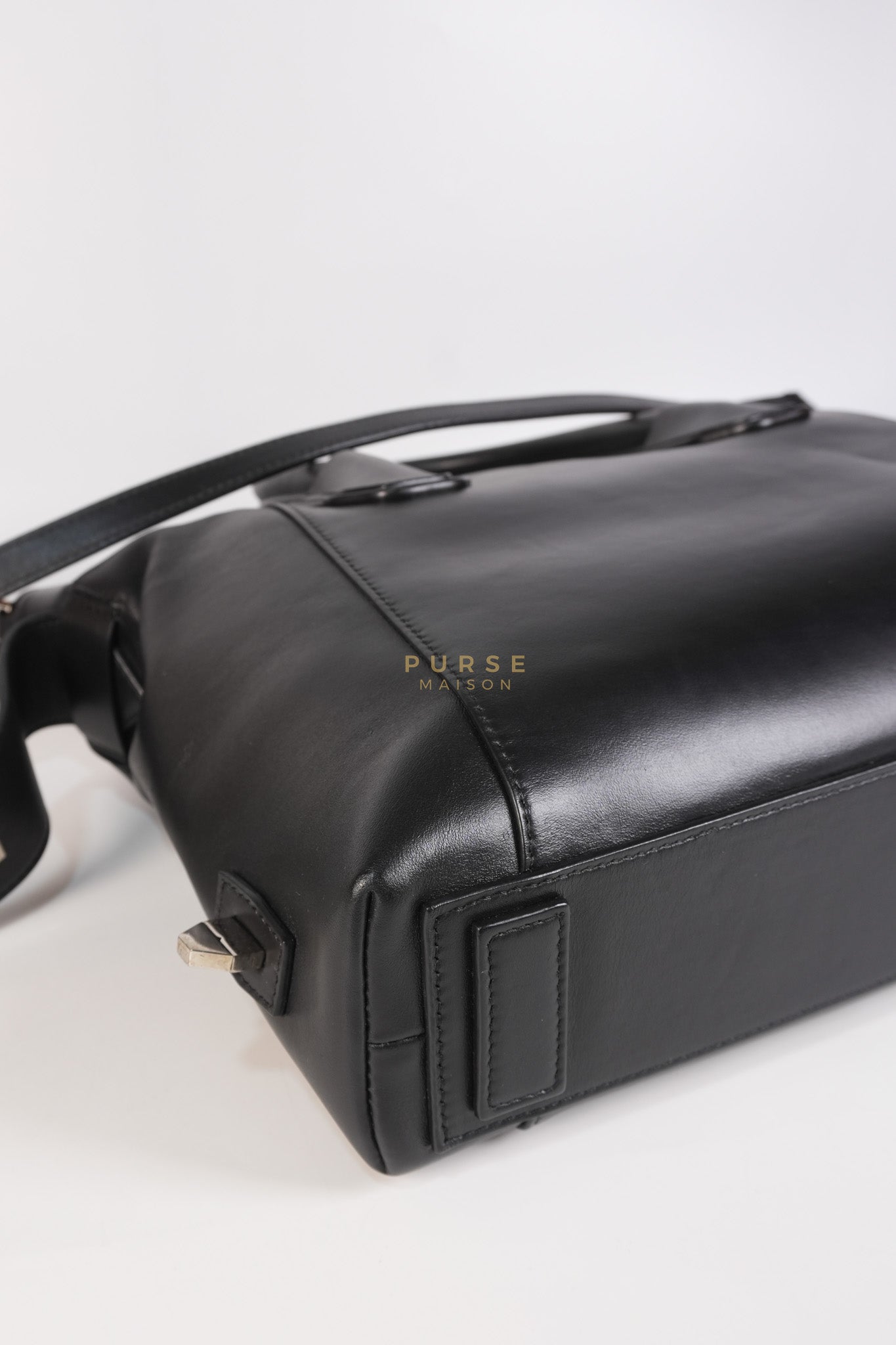 Soft Antigona Medium Tote Bag in Black Smooth Calfskin Leather | Purse Maison Luxury Bags Shop