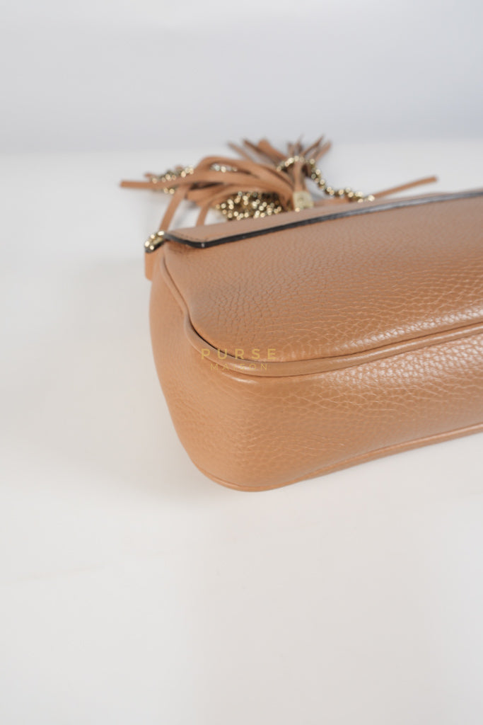 Soho Disco Long Flap Sling Tassel Bag in Beige Grained Calfskin Leather | Purse Maison Luxury Bags Shop